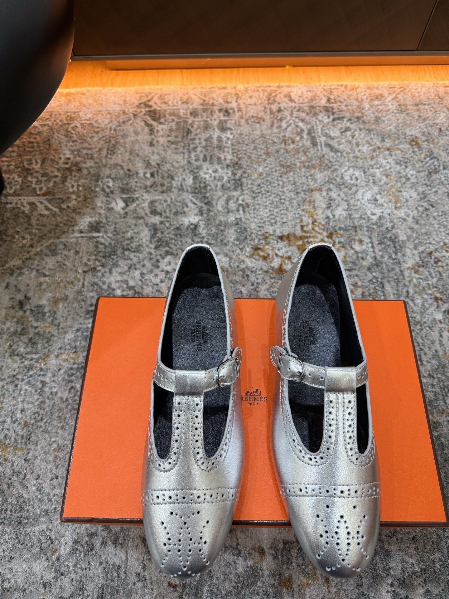 HM 26S PERFORATED BALLET FLATS IN SILVER CALFSKIN