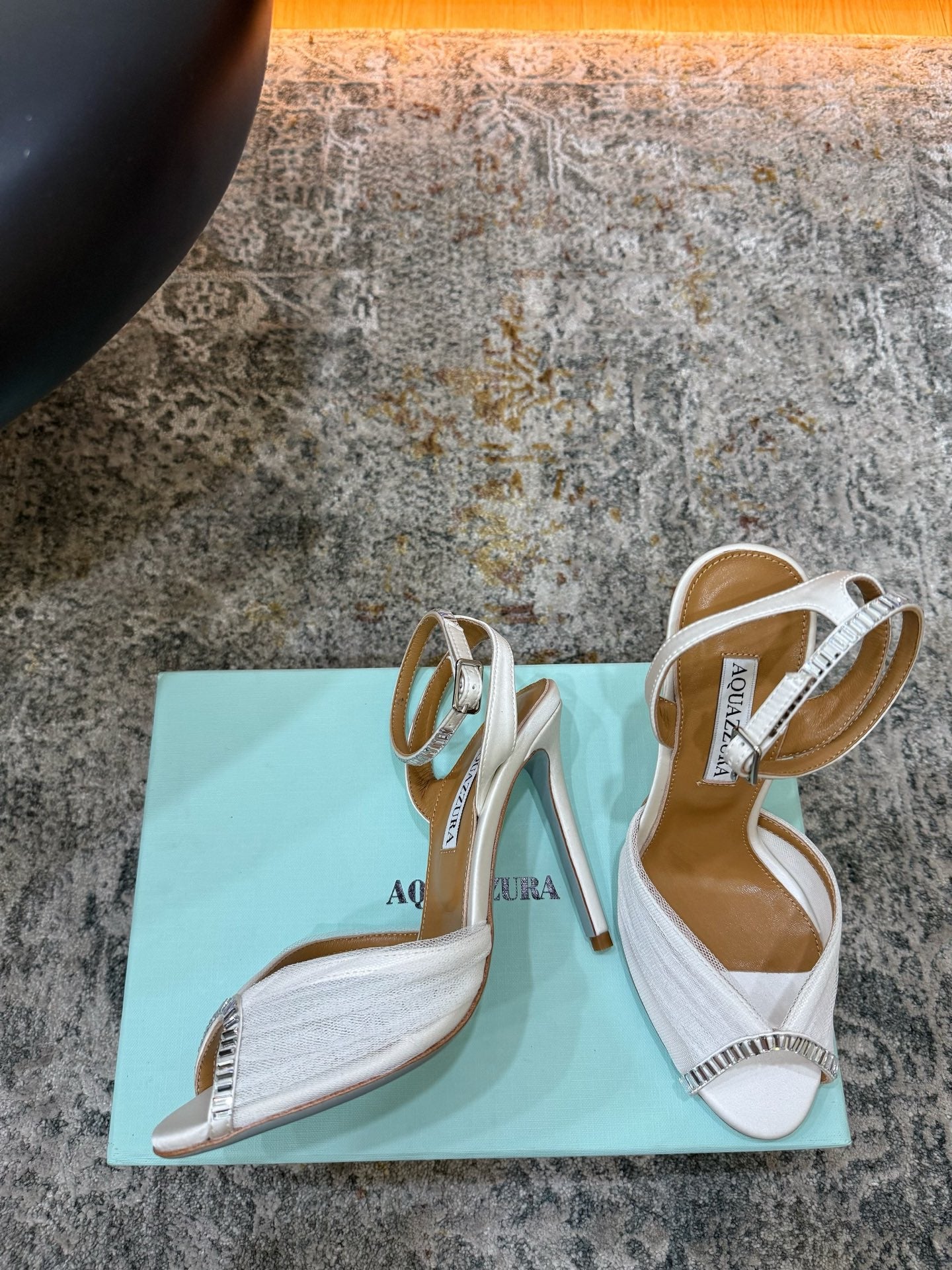 AQUAZZURA 26S PEEP-TOE SANDALS 100 MM IN WHITE MESH AND SATIN