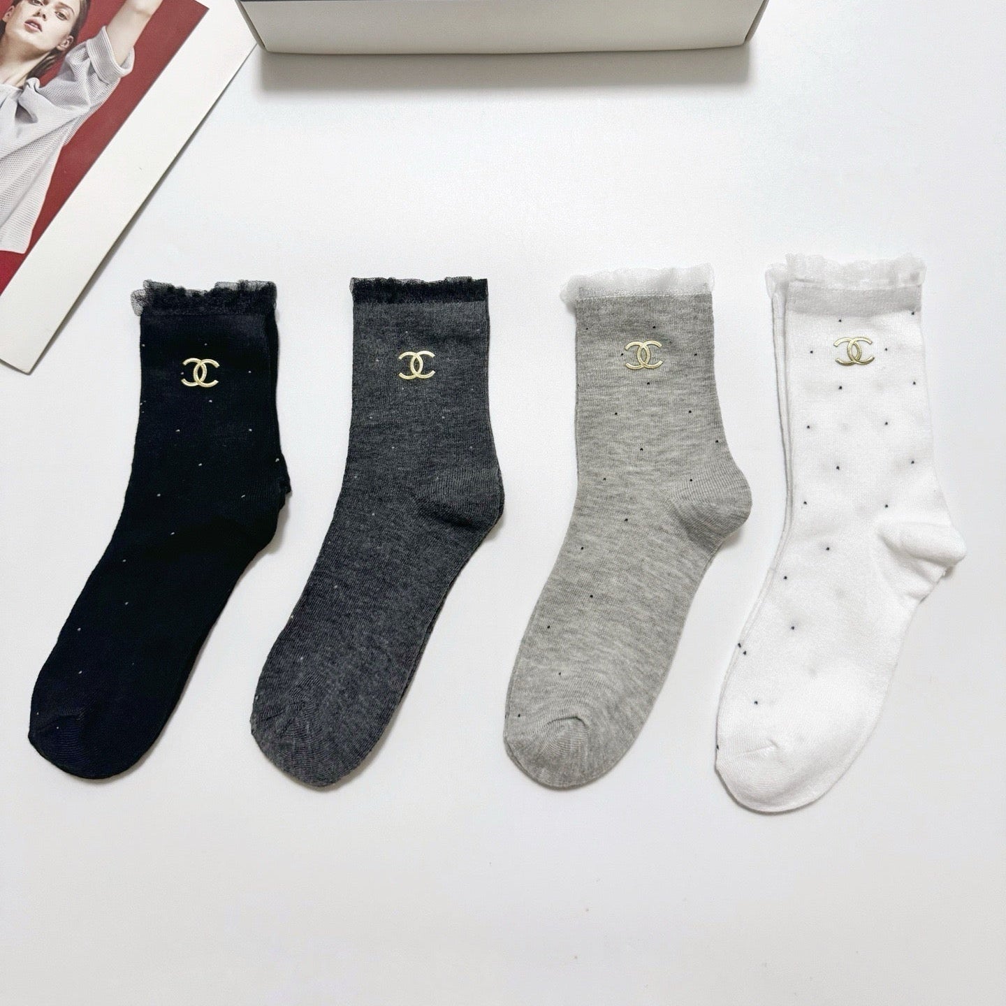 CHANEL 26S CREW SOCKS 400454 (1 BOX)