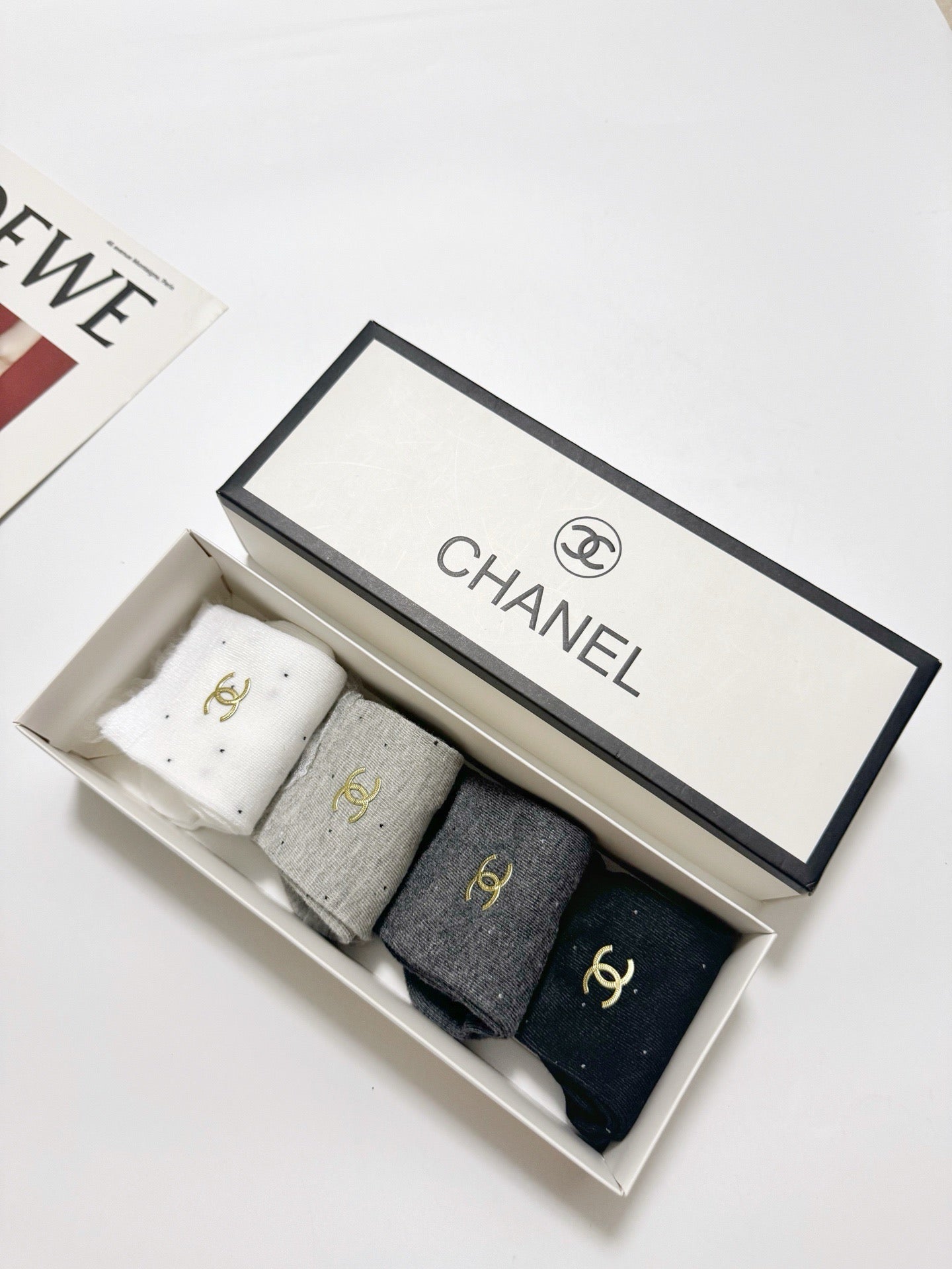 CHANEL 26S CREW SOCKS 400454 (1 BOX)