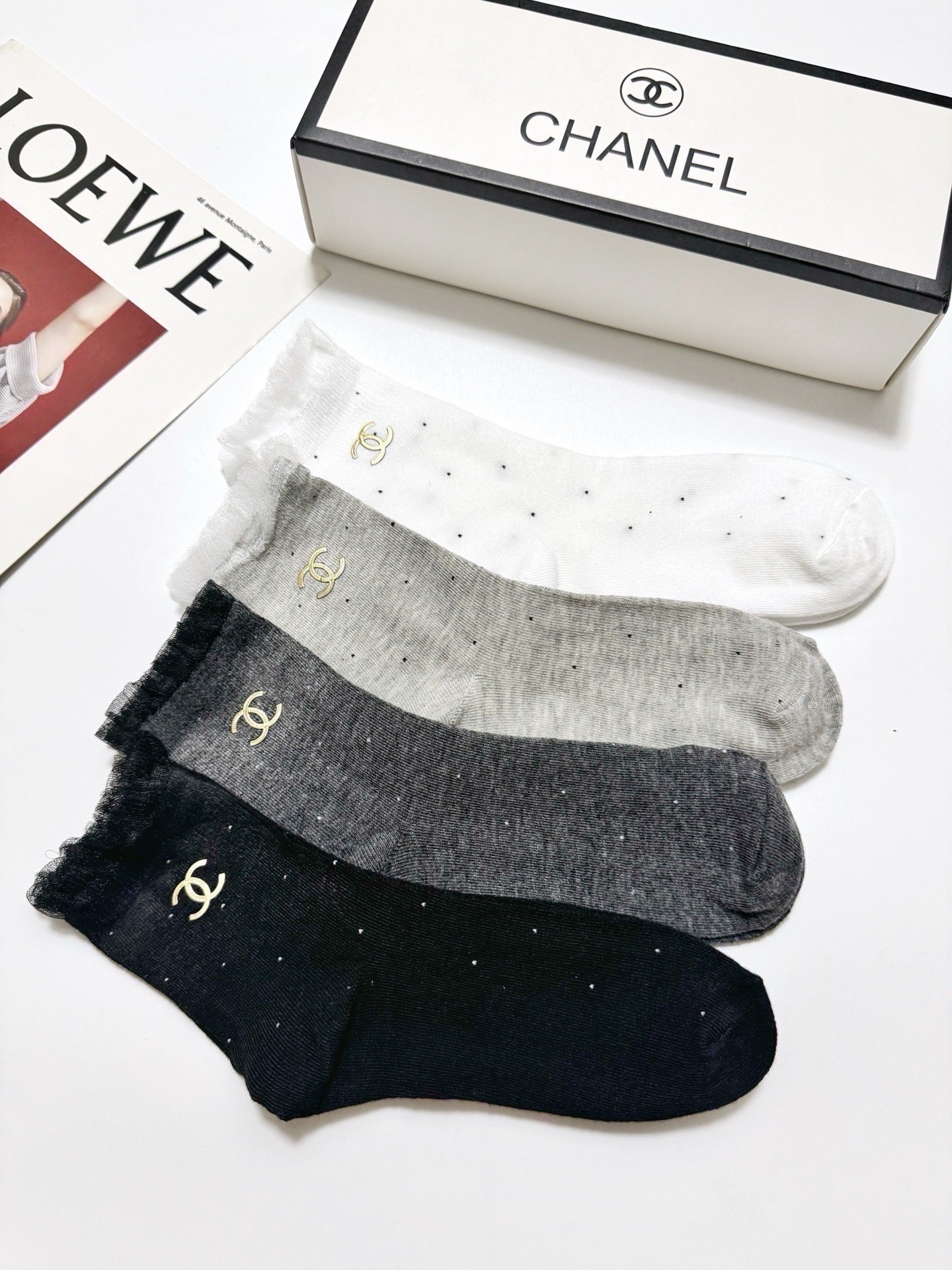 CHANEL 26S CREW SOCKS 400454 (1 BOX)