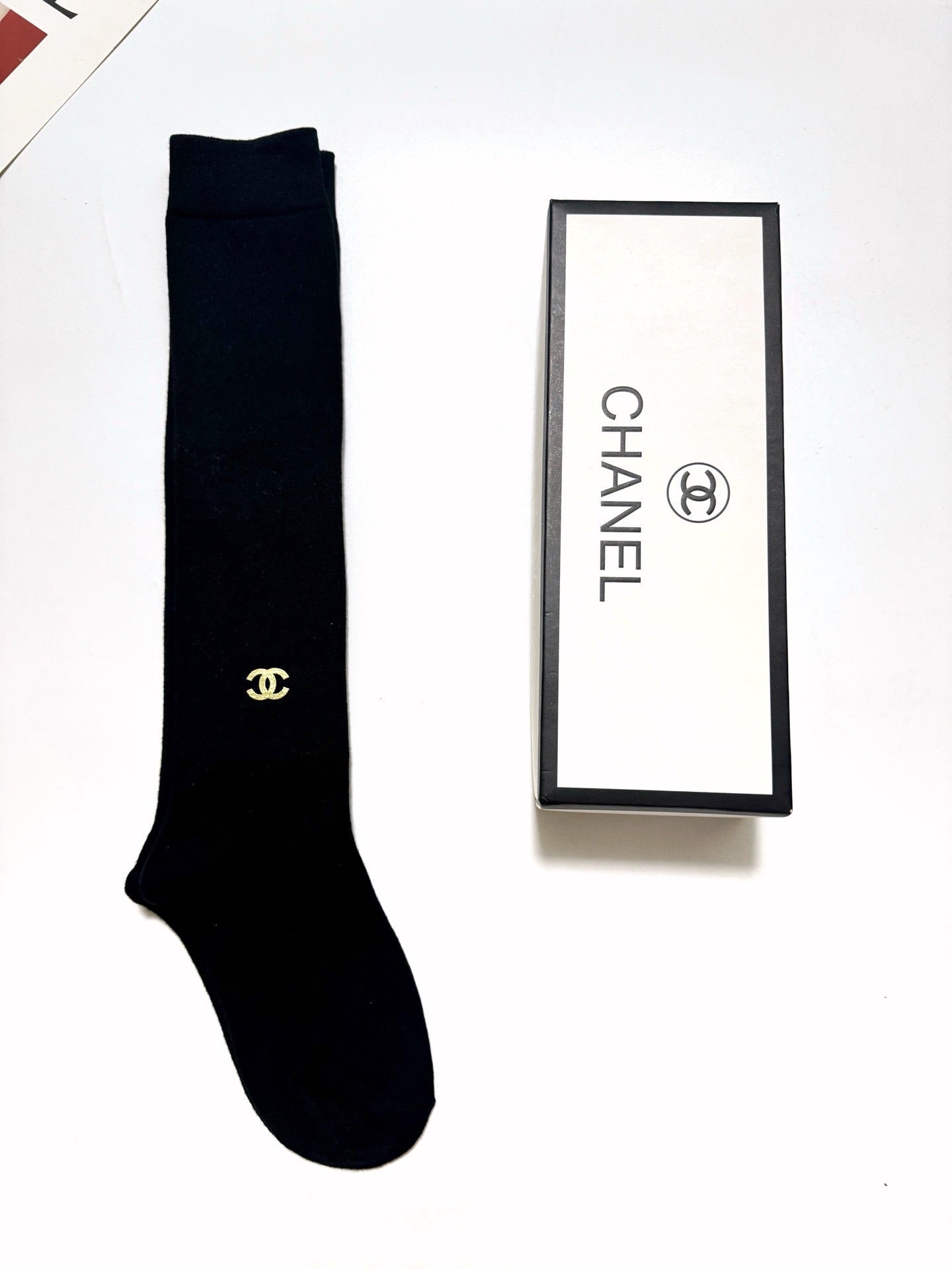 CHANEL 26S CREW SOCKS 403618 (1 BOX)