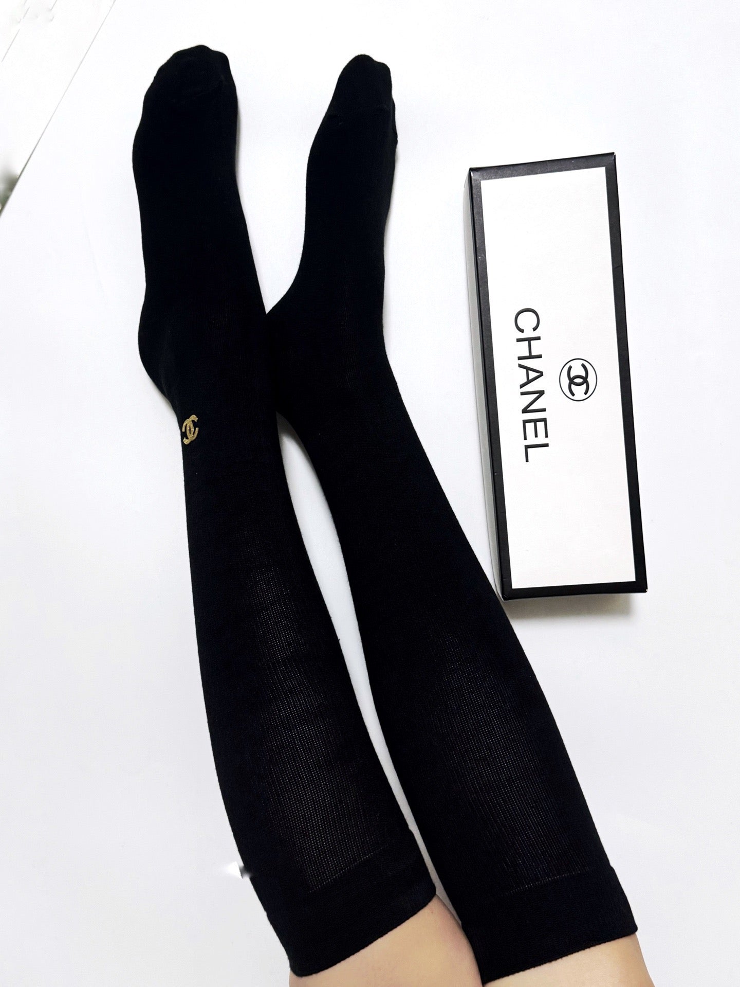 CHANEL 26S CREW SOCKS 403618 (1 BOX)