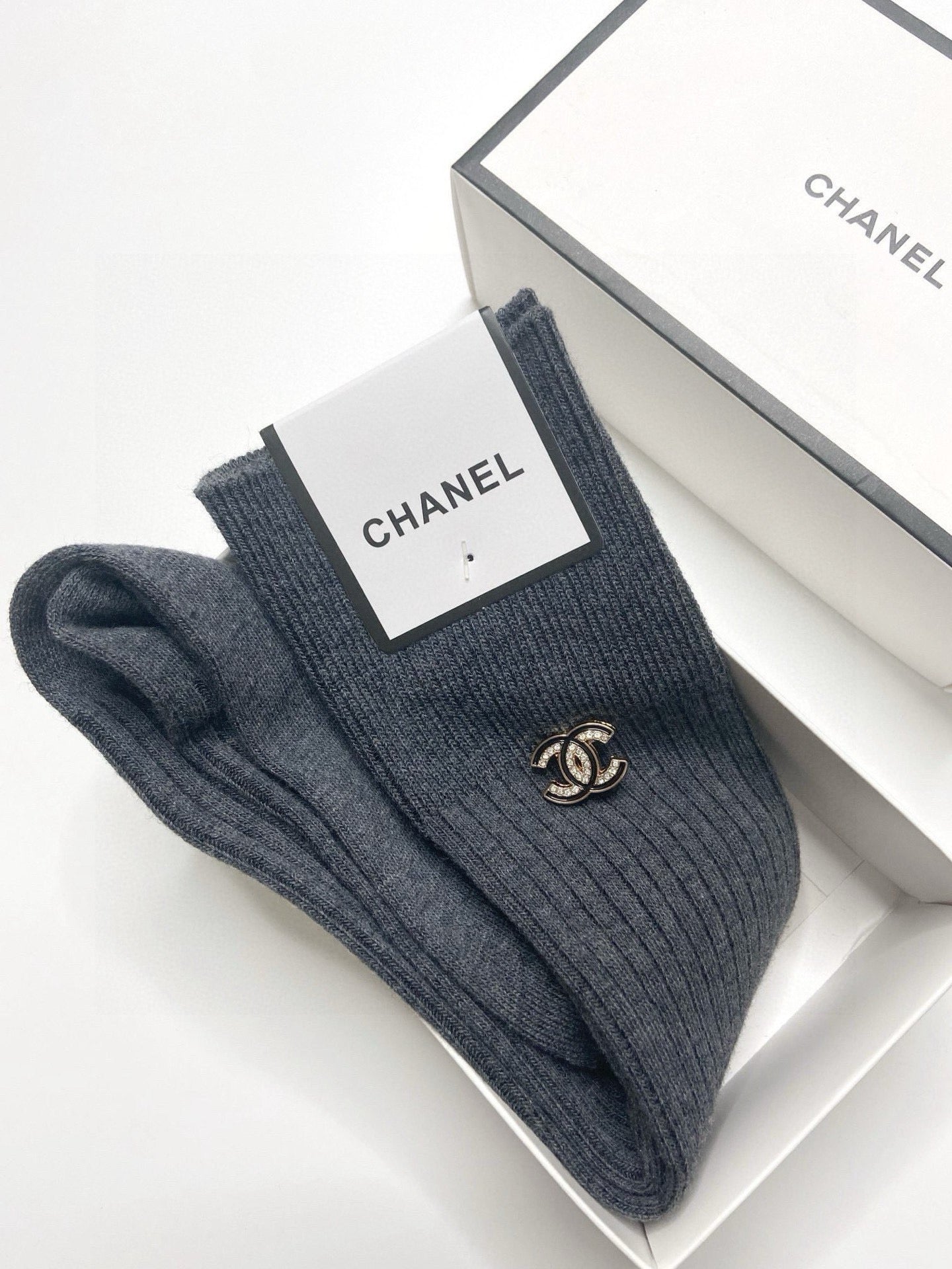 CHANEL 26S CREW SOCKS 403629 (1 BOX)