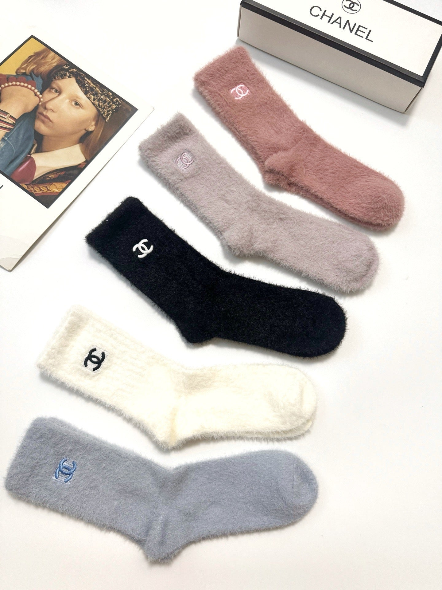 CHANEL 26S CREW SOCKS 403634 (1 BOX)
