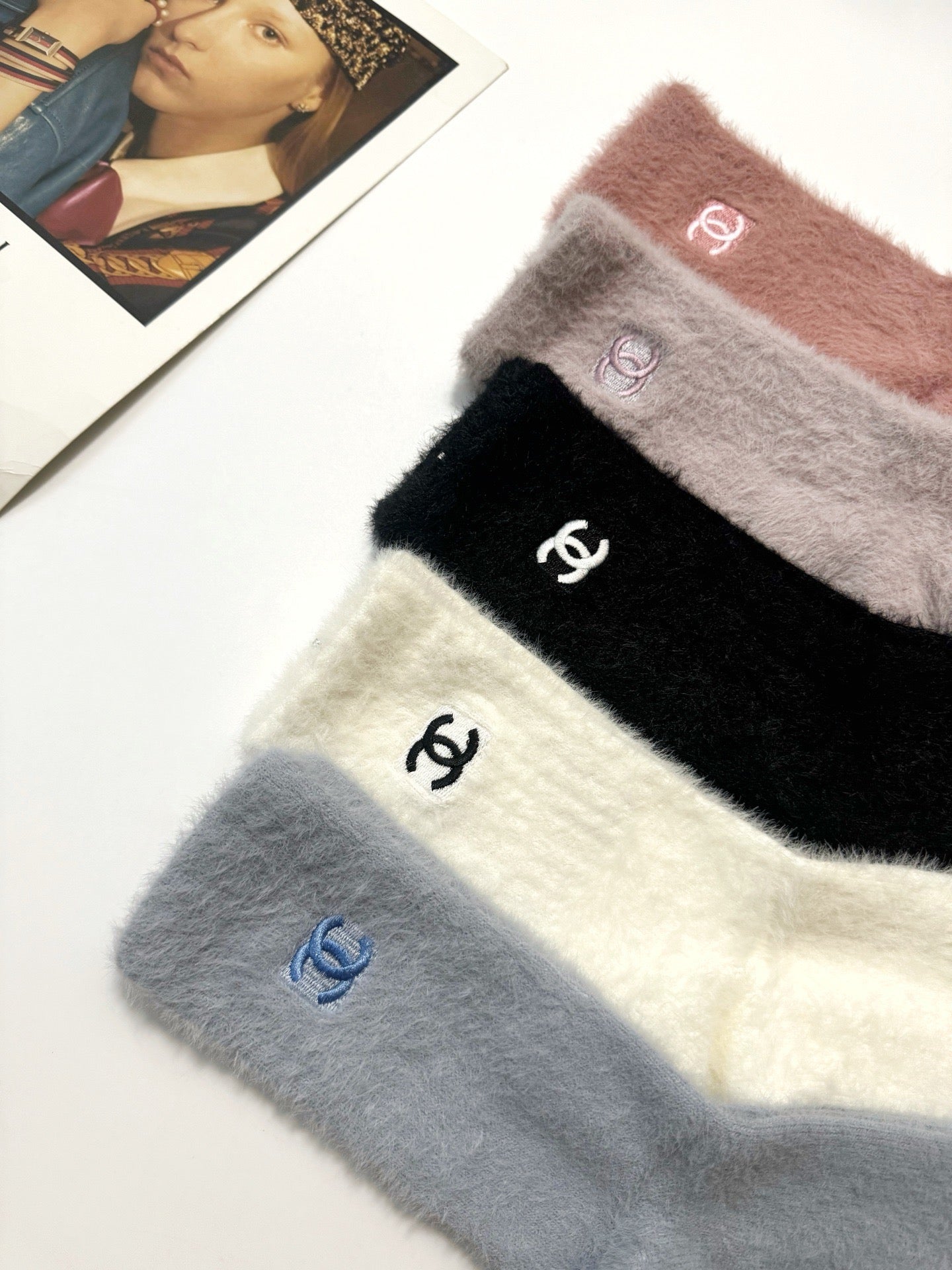 CHANEL 26S CREW SOCKS 403634 (1 BOX)