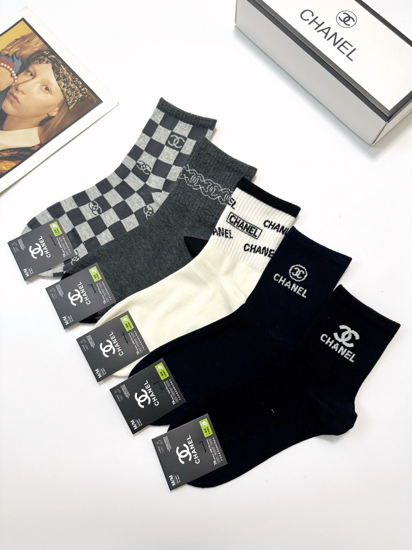 CHANEL 26S CREW SOCKS 405368 (1 BOX)