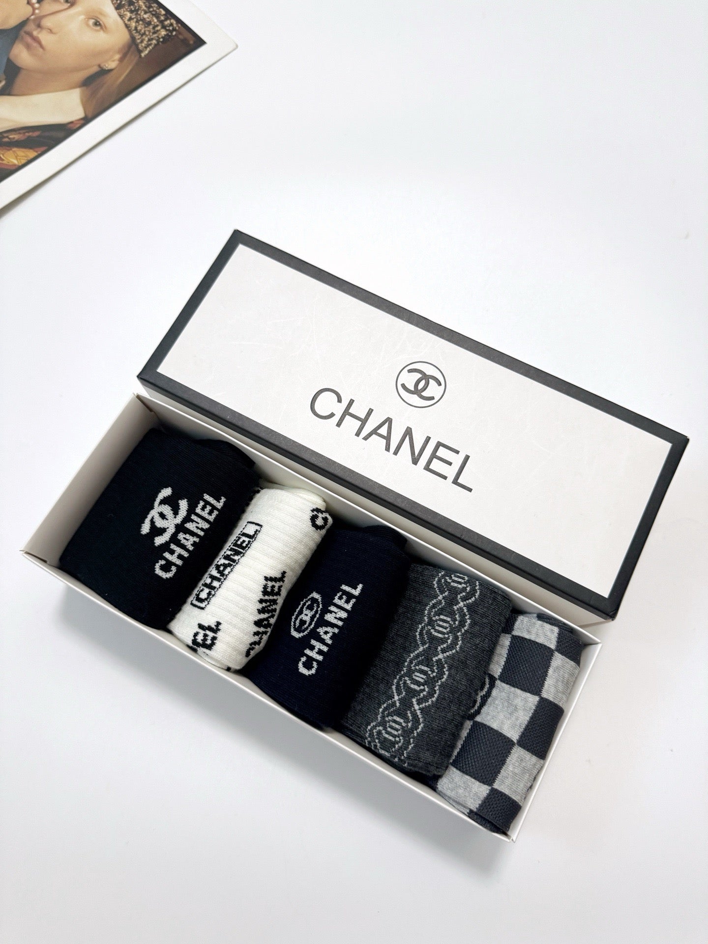 CHANEL 26S CREW SOCKS 405368 (1 BOX)
