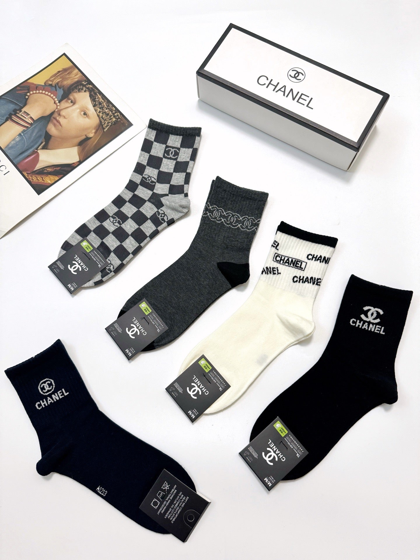 CHANEL 26S CREW SOCKS 405368 (1 BOX)