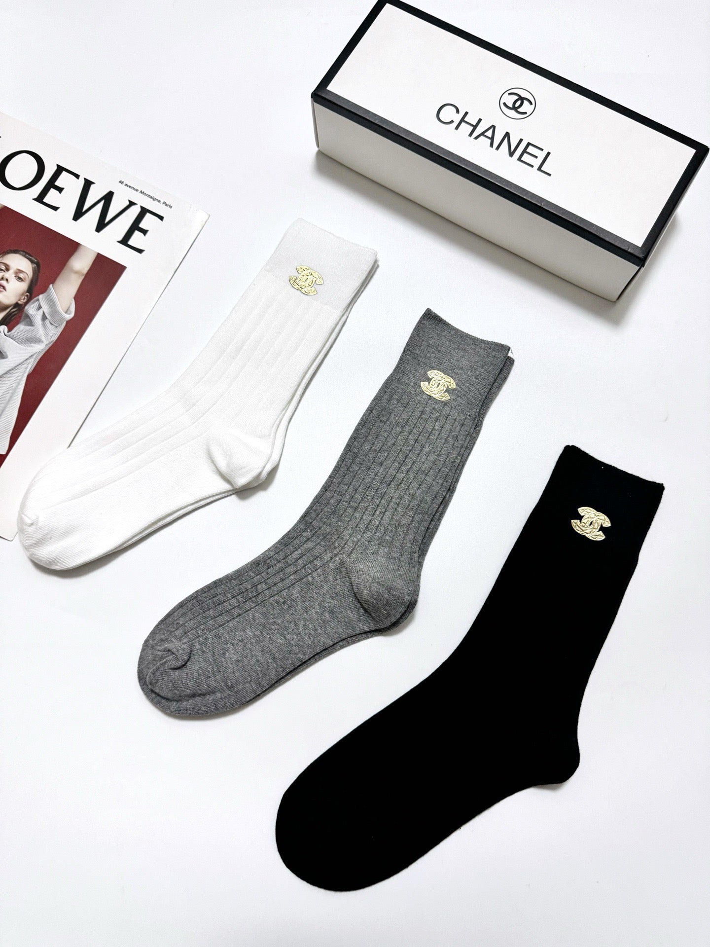 CHANEL 26S CREW SOCKS 405379 (1 BOX)