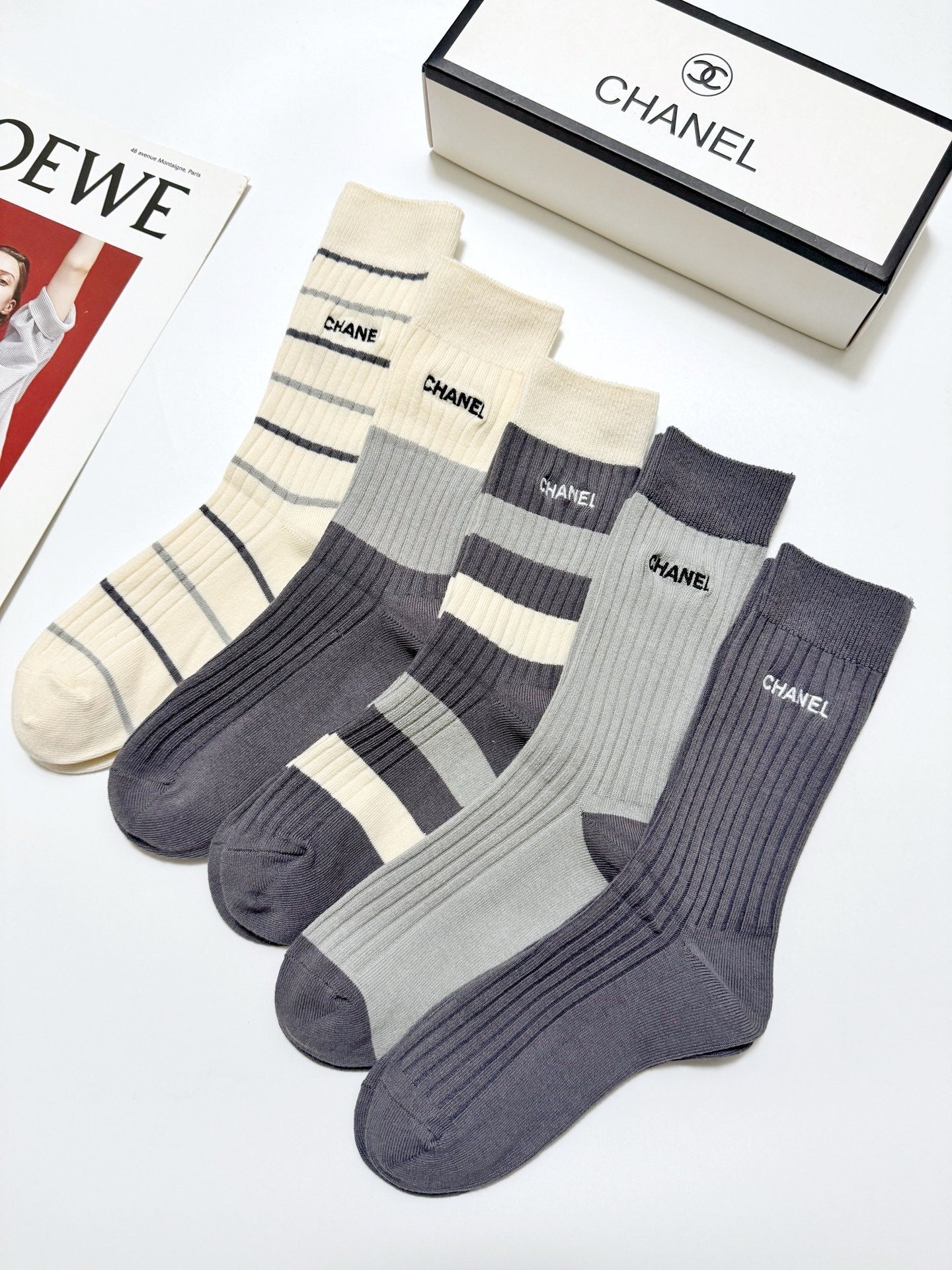 CHANEL 26S CREW SOCKS 405383 (1 BOX)