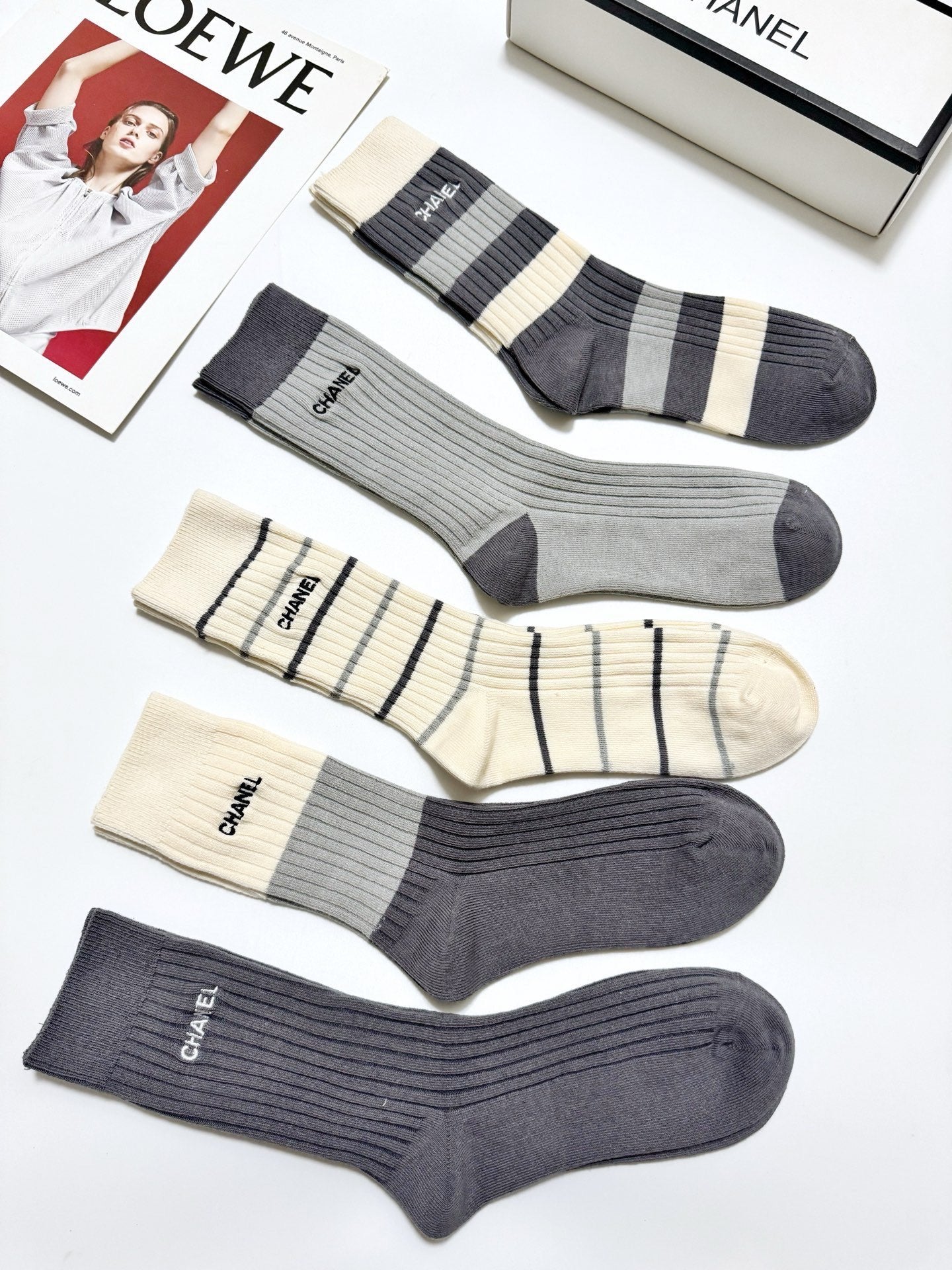 CHANEL 26S CREW SOCKS 405383 (1 BOX)