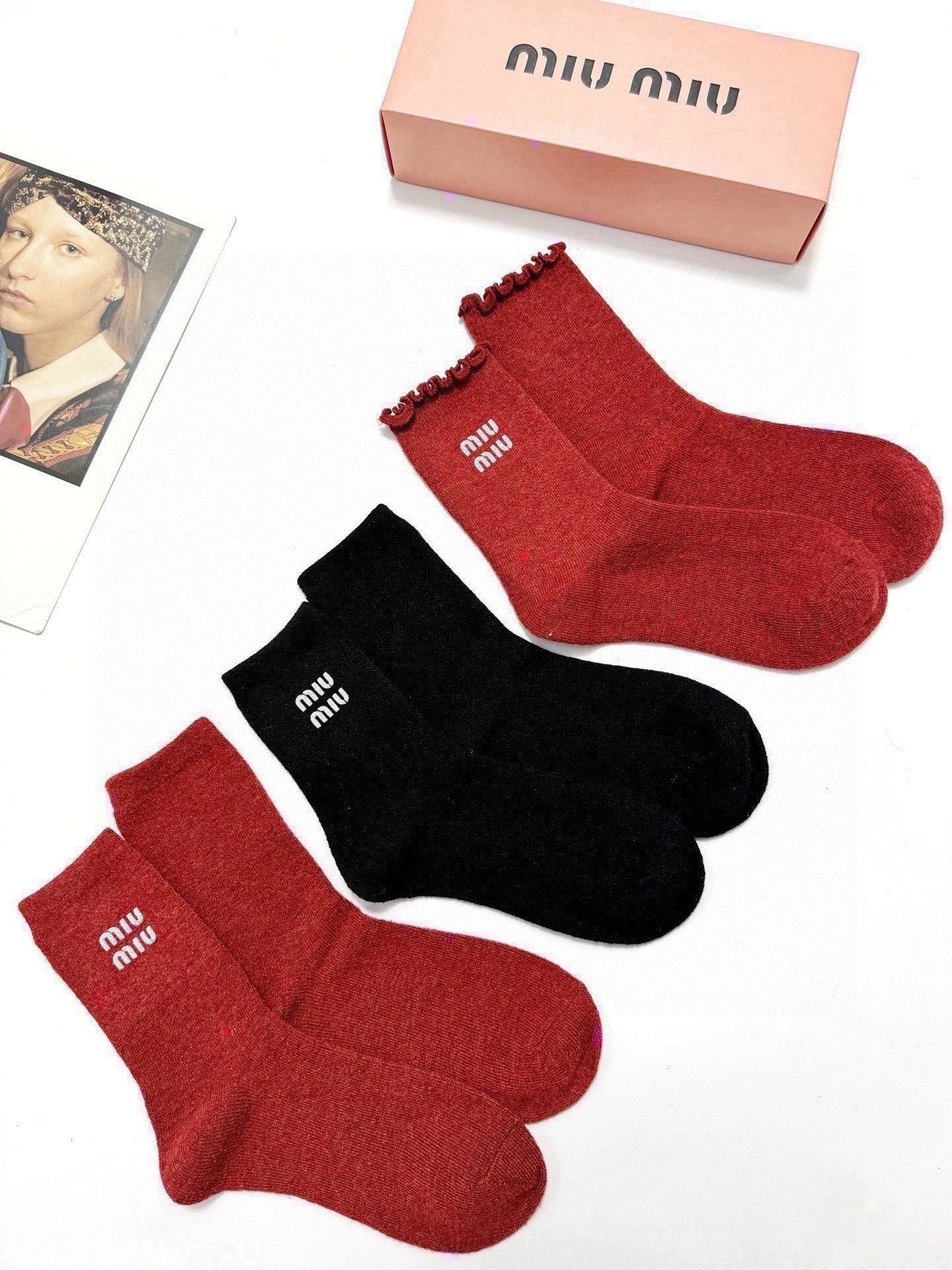 MIUMIU 26S CREW SOCKS 407171 (1 BOX)