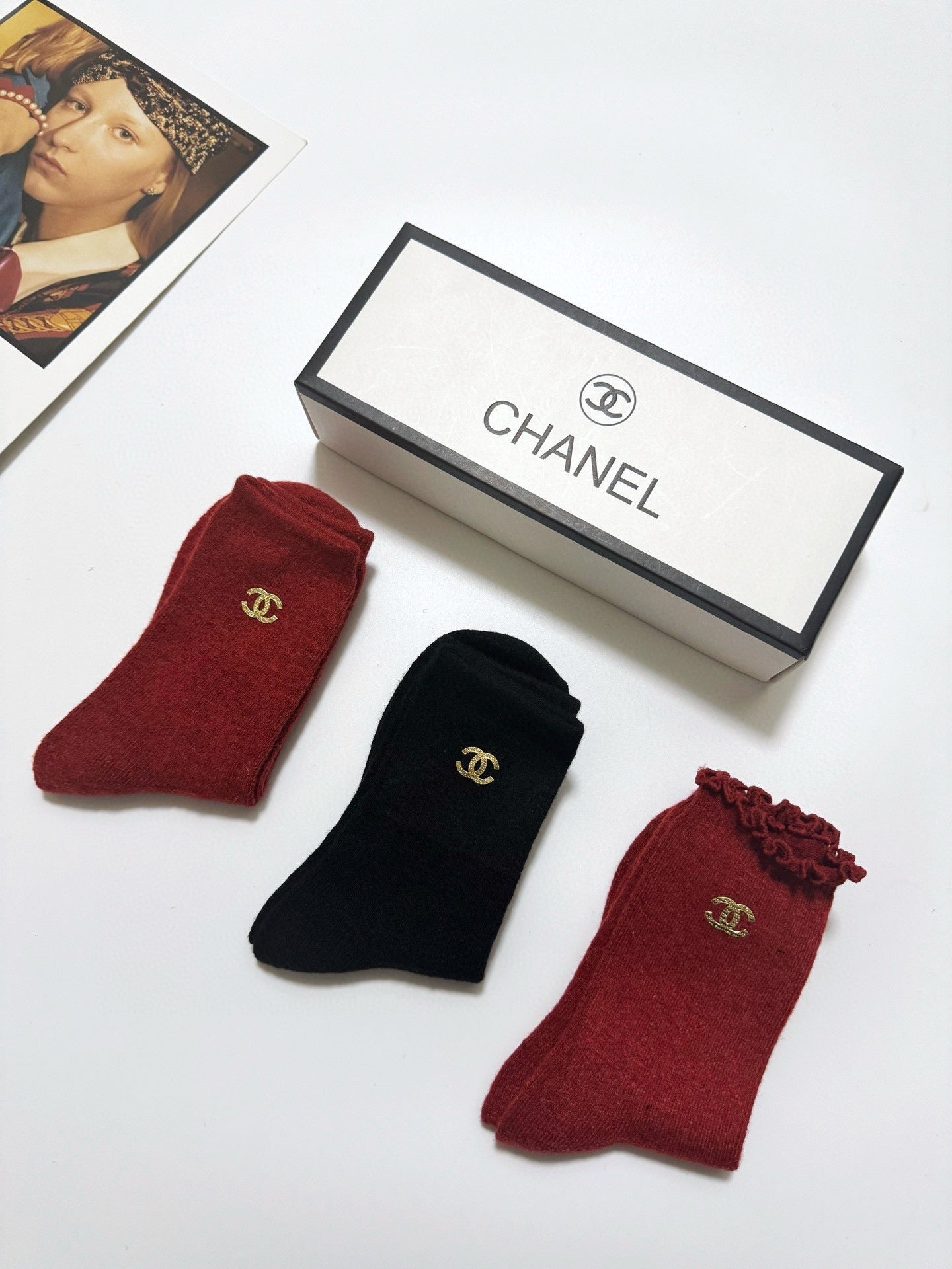 CHANEL 26S CREW SOCKS 407172 (1 BOX)