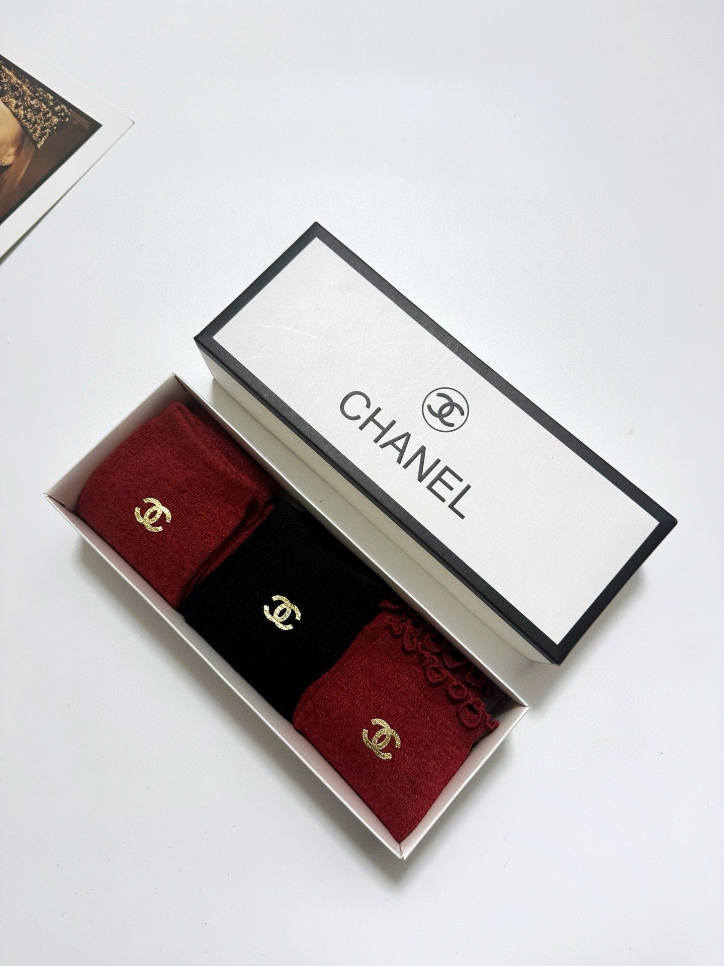 CHANEL 26S CREW SOCKS 407172 (1 BOX)
