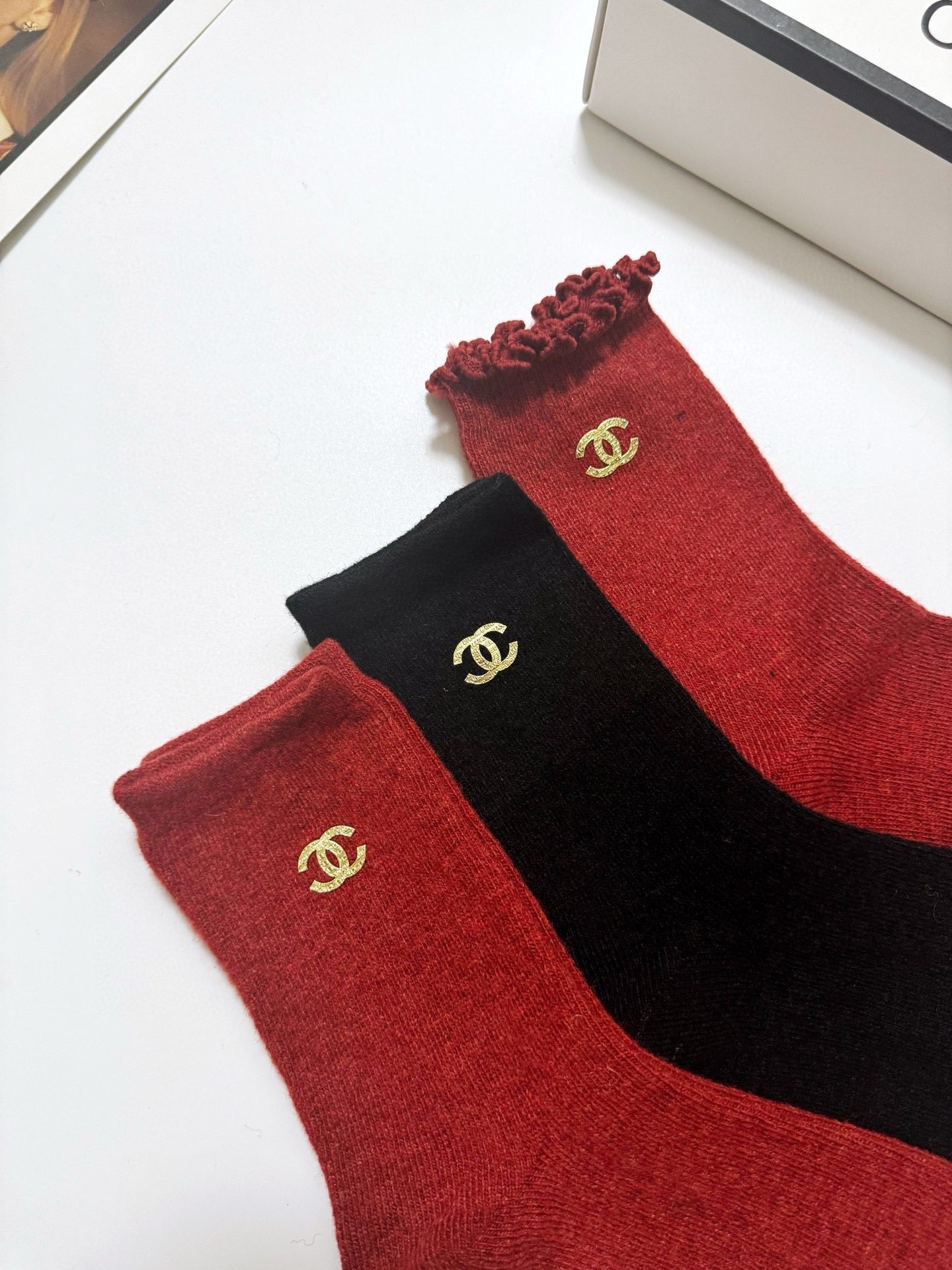 CHANEL 26S CREW SOCKS 407172 (1 BOX)