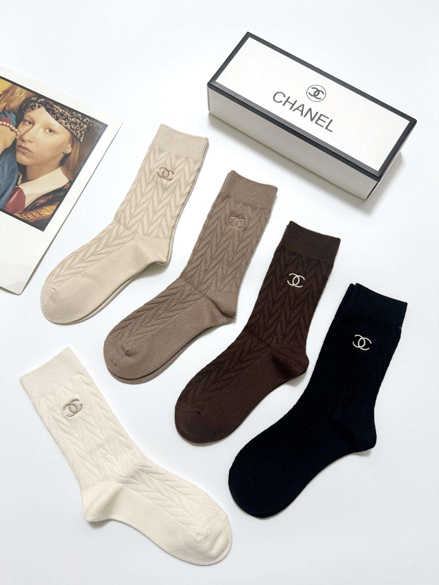 CHANEL 26S CREW SOCKS 407181 (1 BOX)