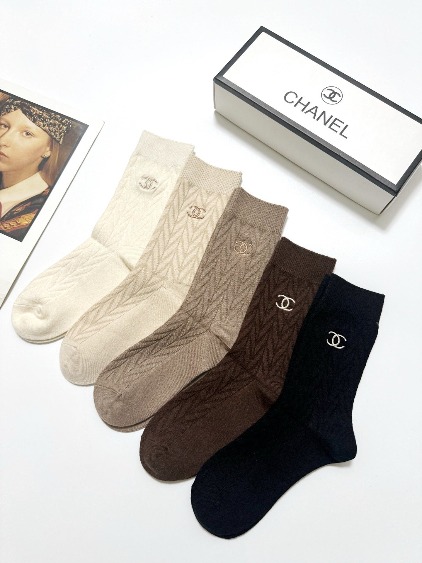 CHANEL 26S CREW SOCKS 407181 (1 BOX)