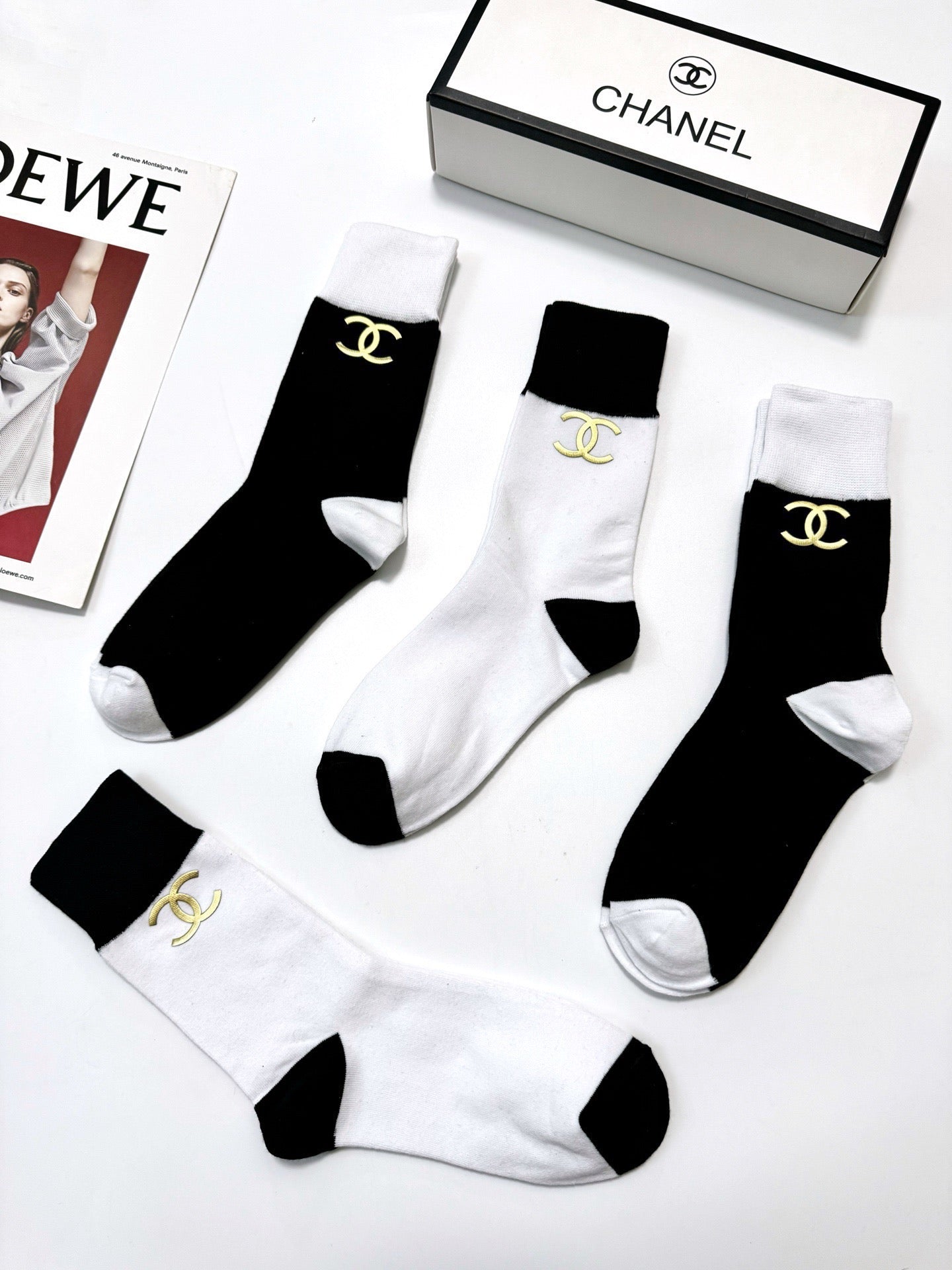 CHANEL 26S CREW SOCKS 408726 (1 BOX)