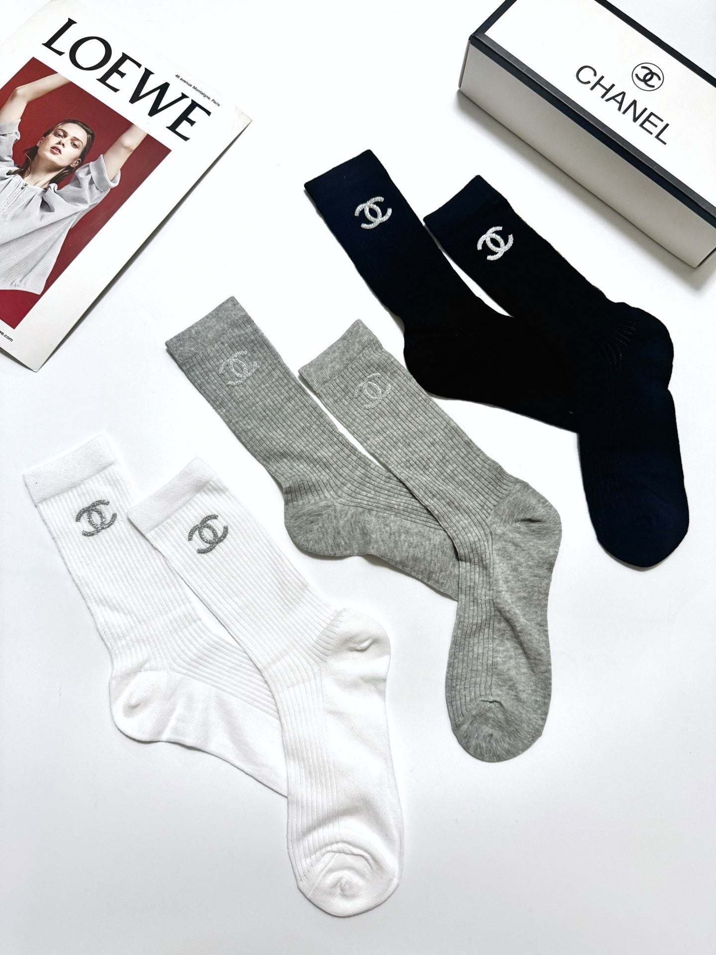 CHANEL 26S CREW SOCKS 408734 (1 BOX)