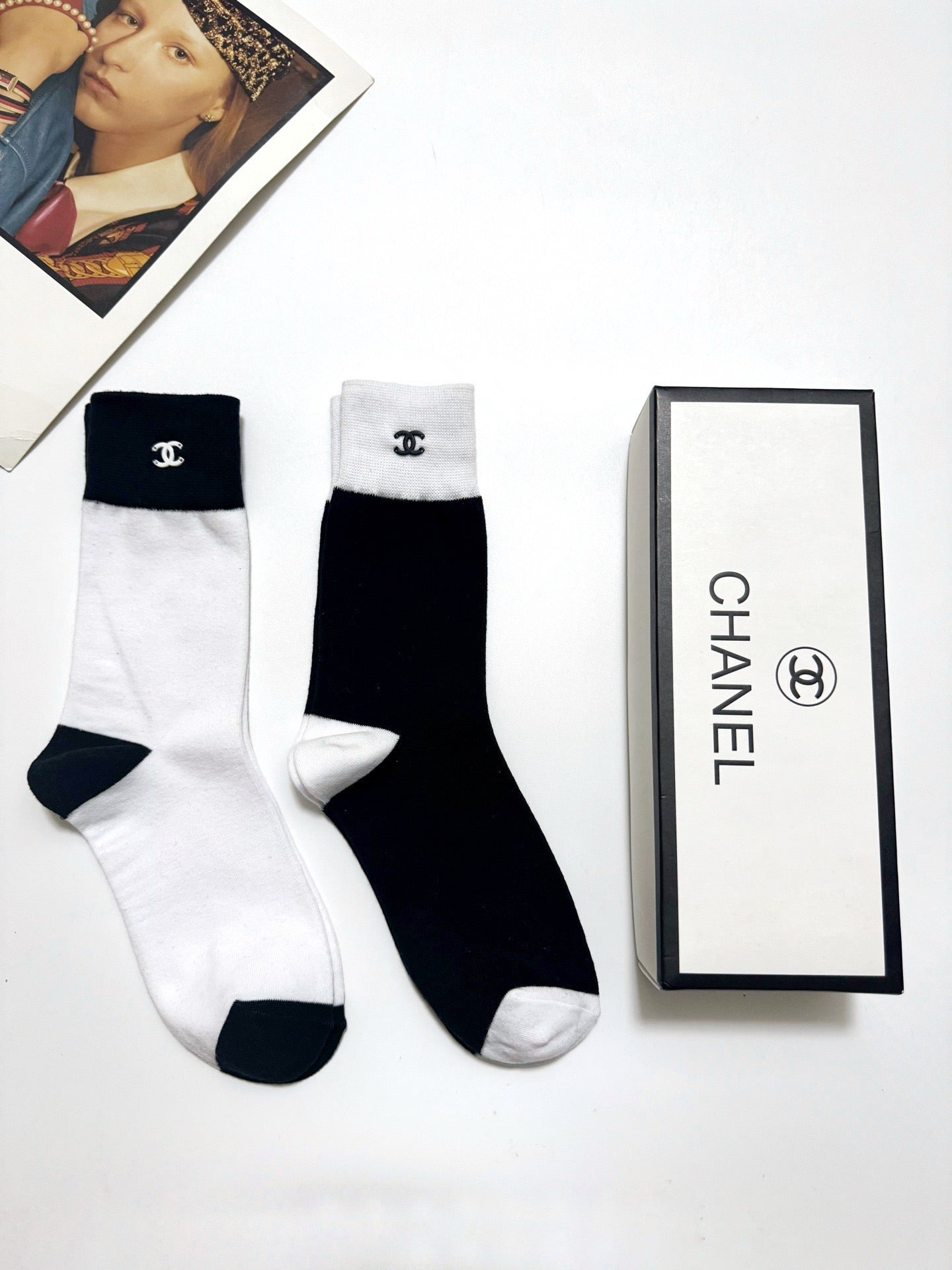 CHANEL 26S CREW SOCKS 410289 (1 BOX)