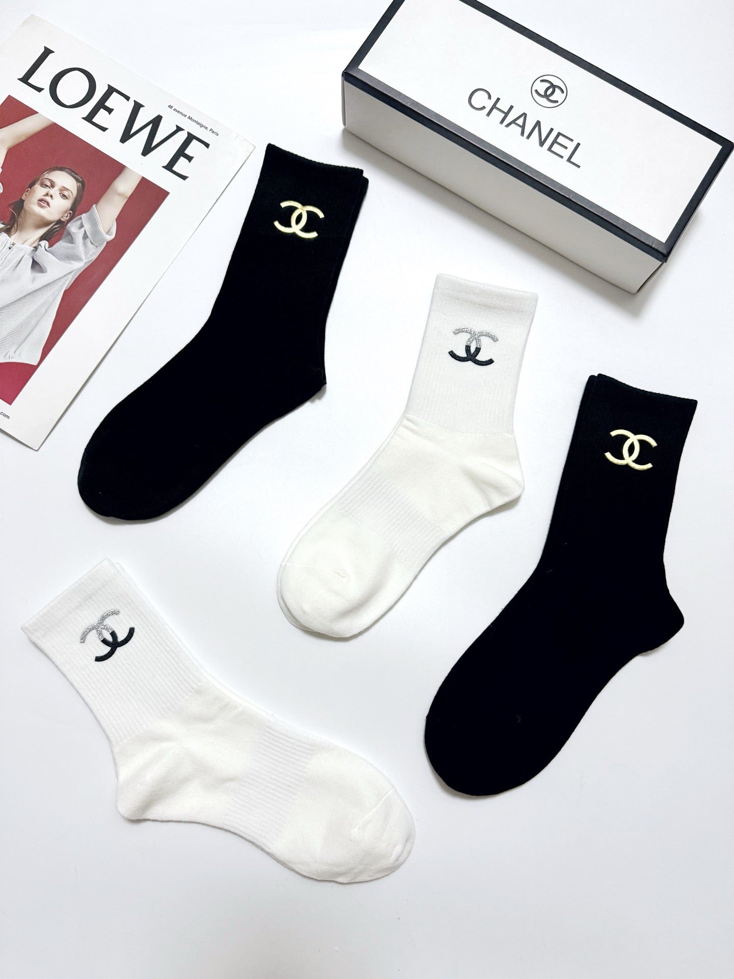 CHANEL 26S CREW SOCKS 410300 (1 BOX)