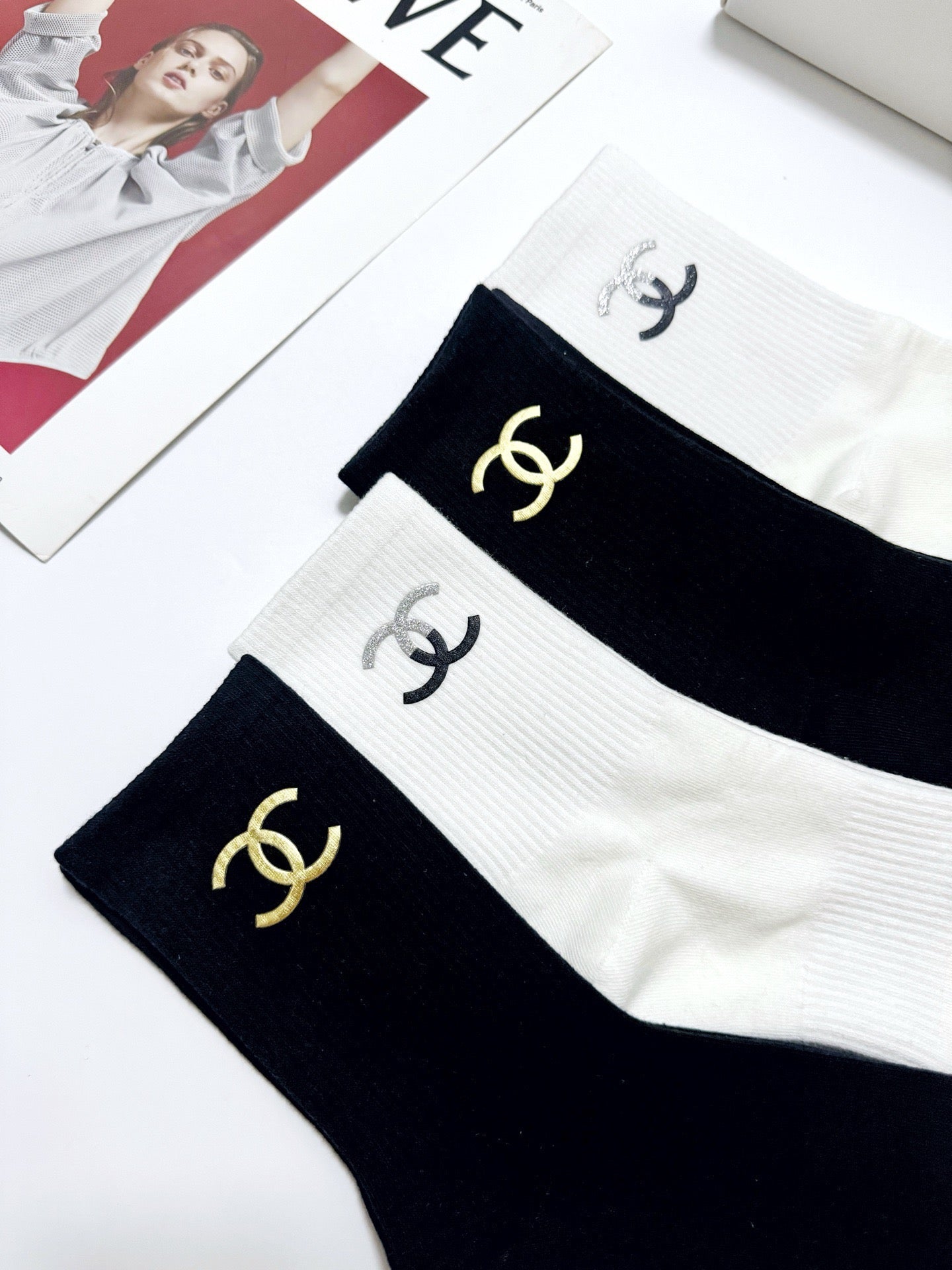CHANEL 26S CREW SOCKS 410300 (1 BOX)