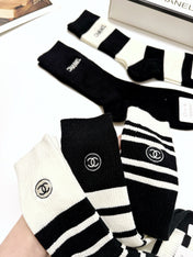 CHANEL 26S CREW SOCKS 412433 (1 BOX)