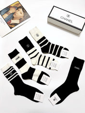 CHANEL 26S CREW SOCKS 412433 (1 BOX)
