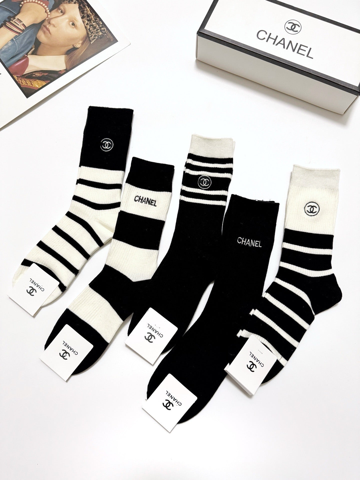 CHANEL 26S CREW SOCKS 412433 (1 BOX)