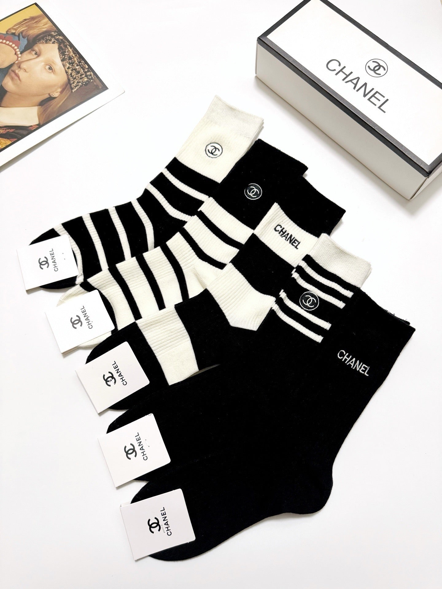 CHANEL 26S CREW SOCKS 412433 (1 BOX)