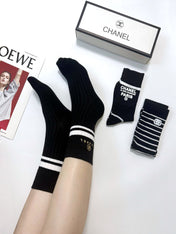 CHANEL 26S CREW SOCKS 412445 (1 BOX)