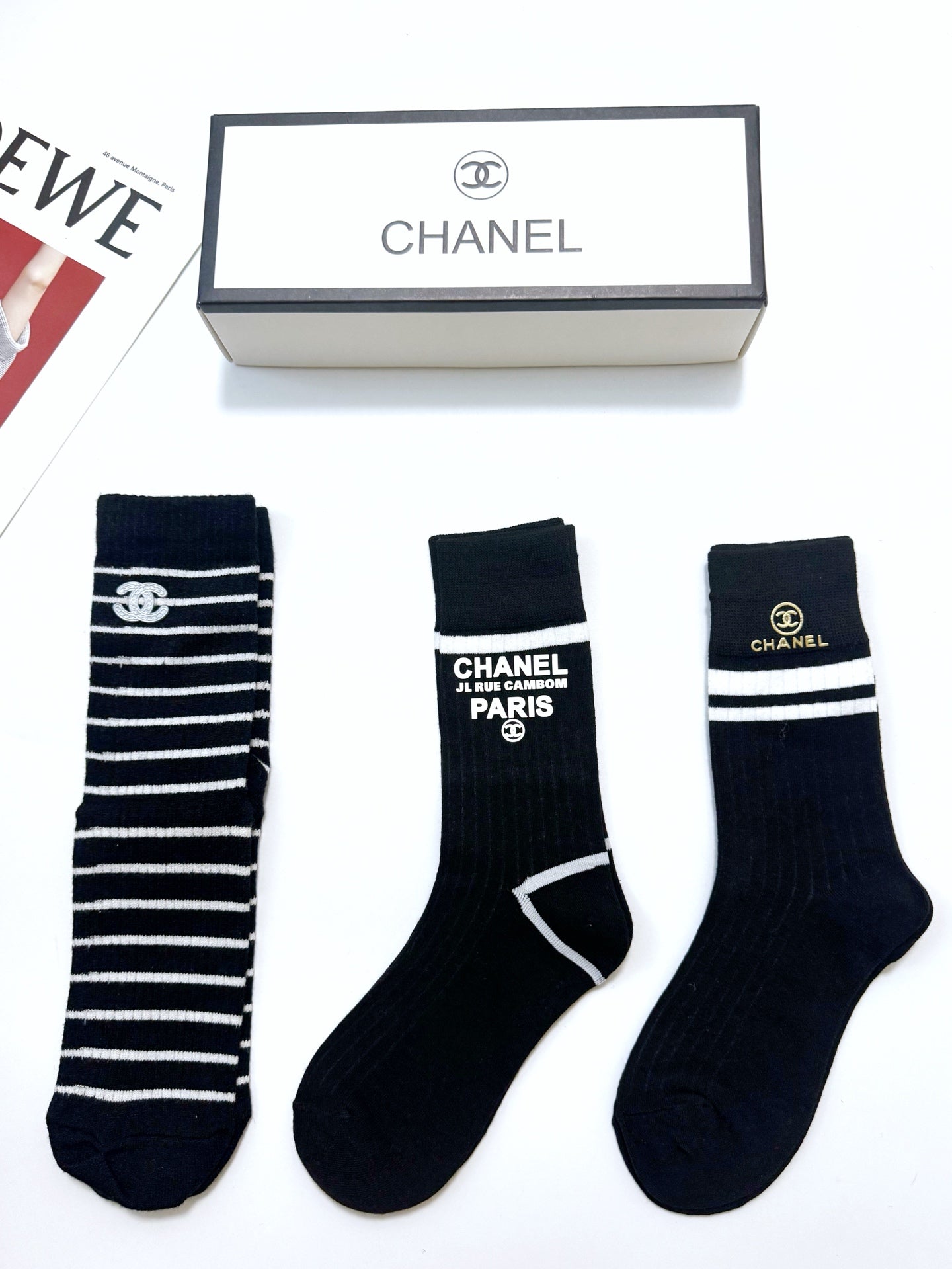 CHANEL 26S CREW SOCKS 412445 (1 BOX)