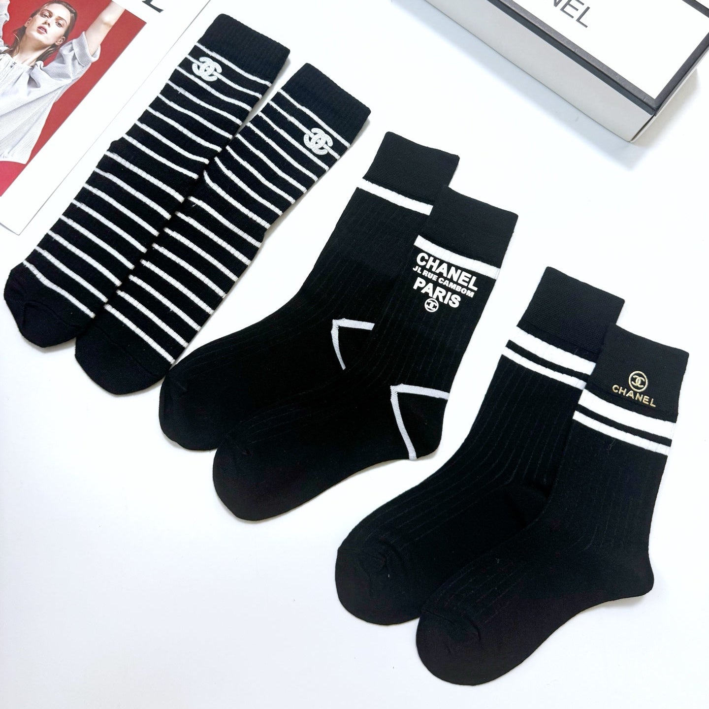 CHANEL 26S CREW SOCKS 412445 (1 BOX)