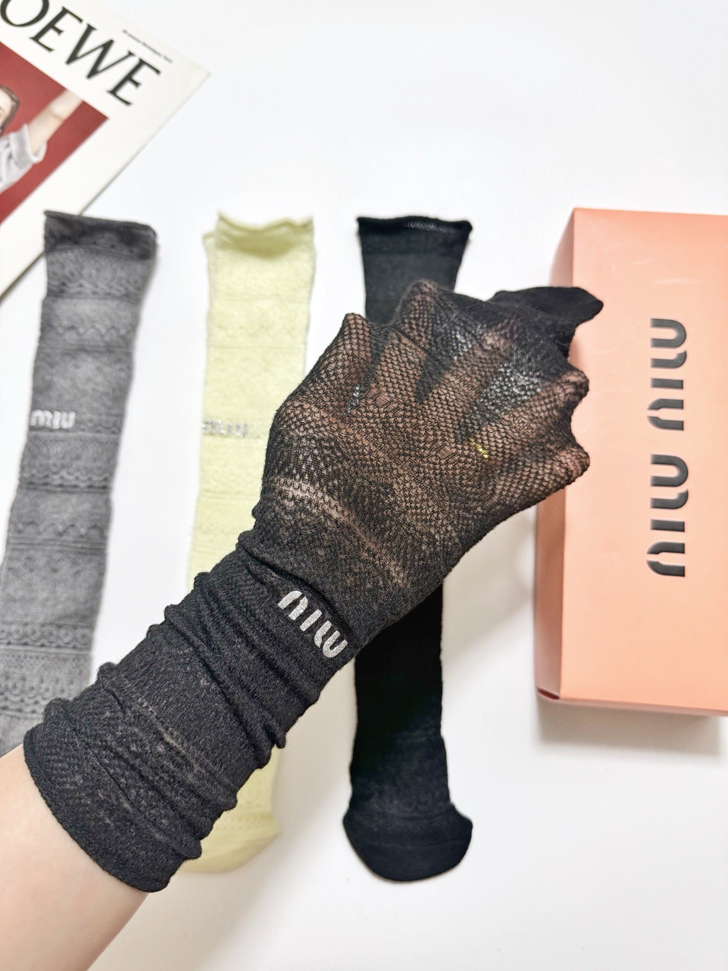 MIUMIU 26S CREW SOCKS 413929 (1 BOX)
