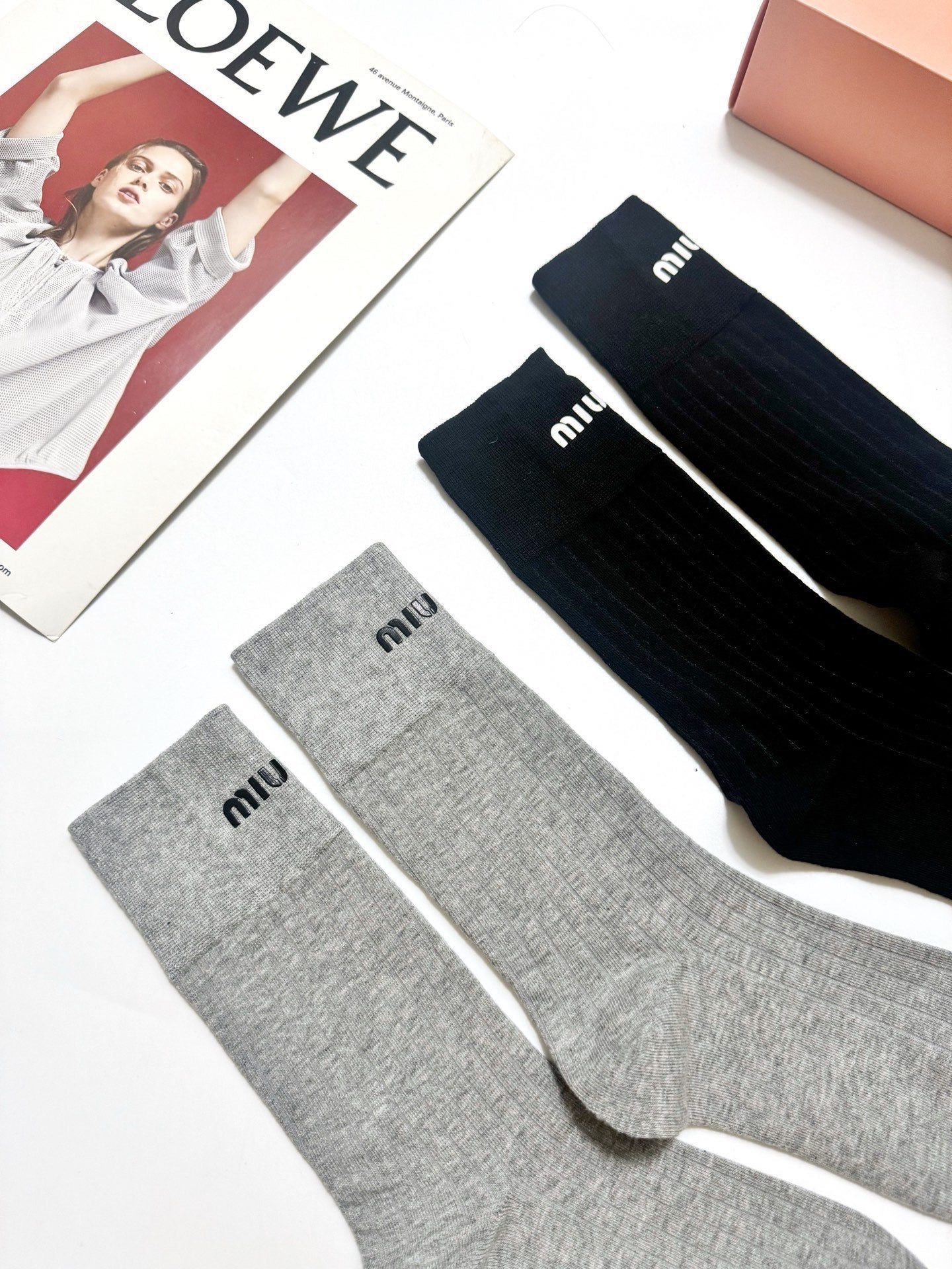 MIUMIU 26S CREW SOCKS 417709 (1 BOX)