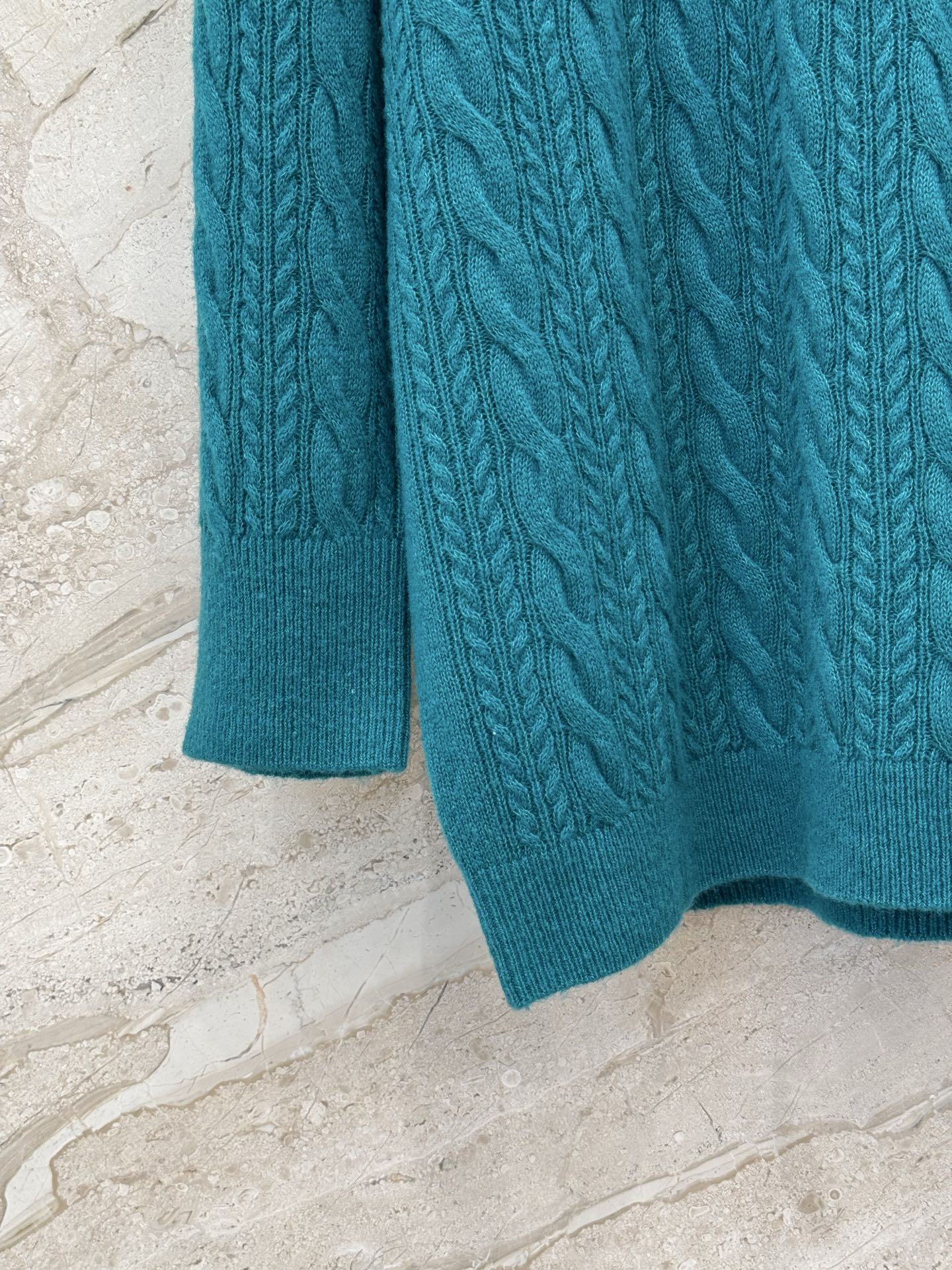 LORO PIANA 26S LONG CABLE-KNIT SWEATER 902