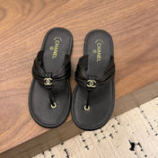 CHANEL 26S THONG SANDALS IN BLACK CALFSKIN WITH CC LOGO