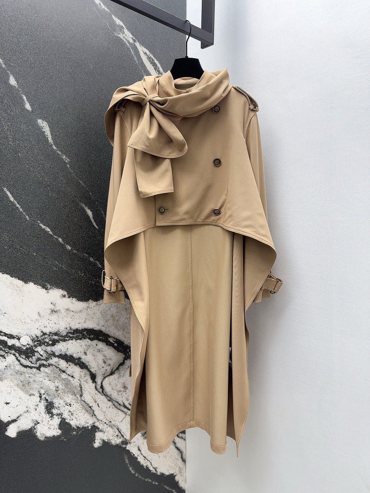 BURBERRY 25S TRENCH COAT 121