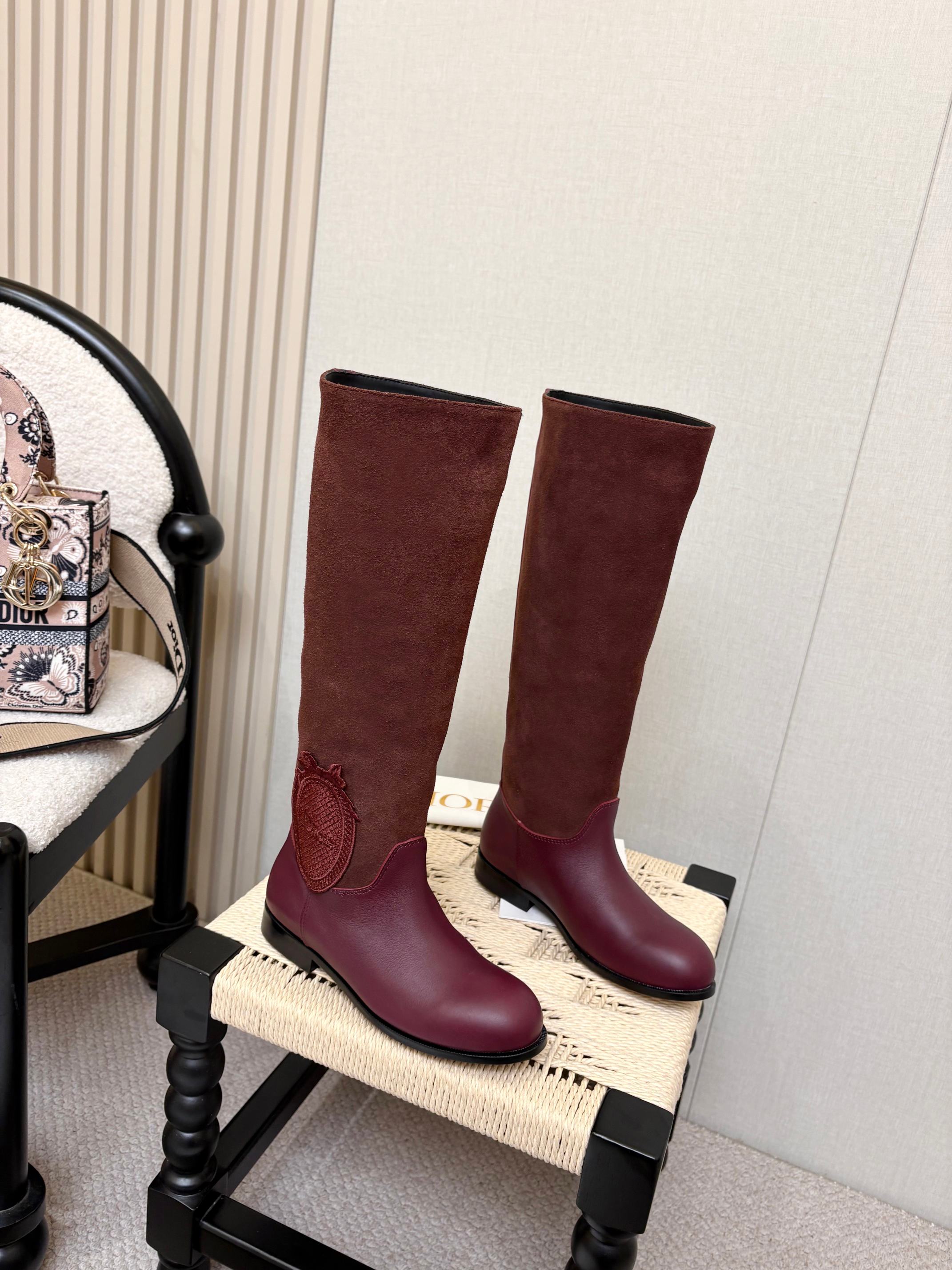 DIOR 26S FLAT OVER-THE-KNEE BOOTS IN BURGUNDY RED SUEDE AND CALFSKIN