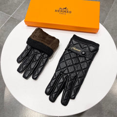 GLOVES IN BLACK LAMBSKIN AND WOOL LINING 109612