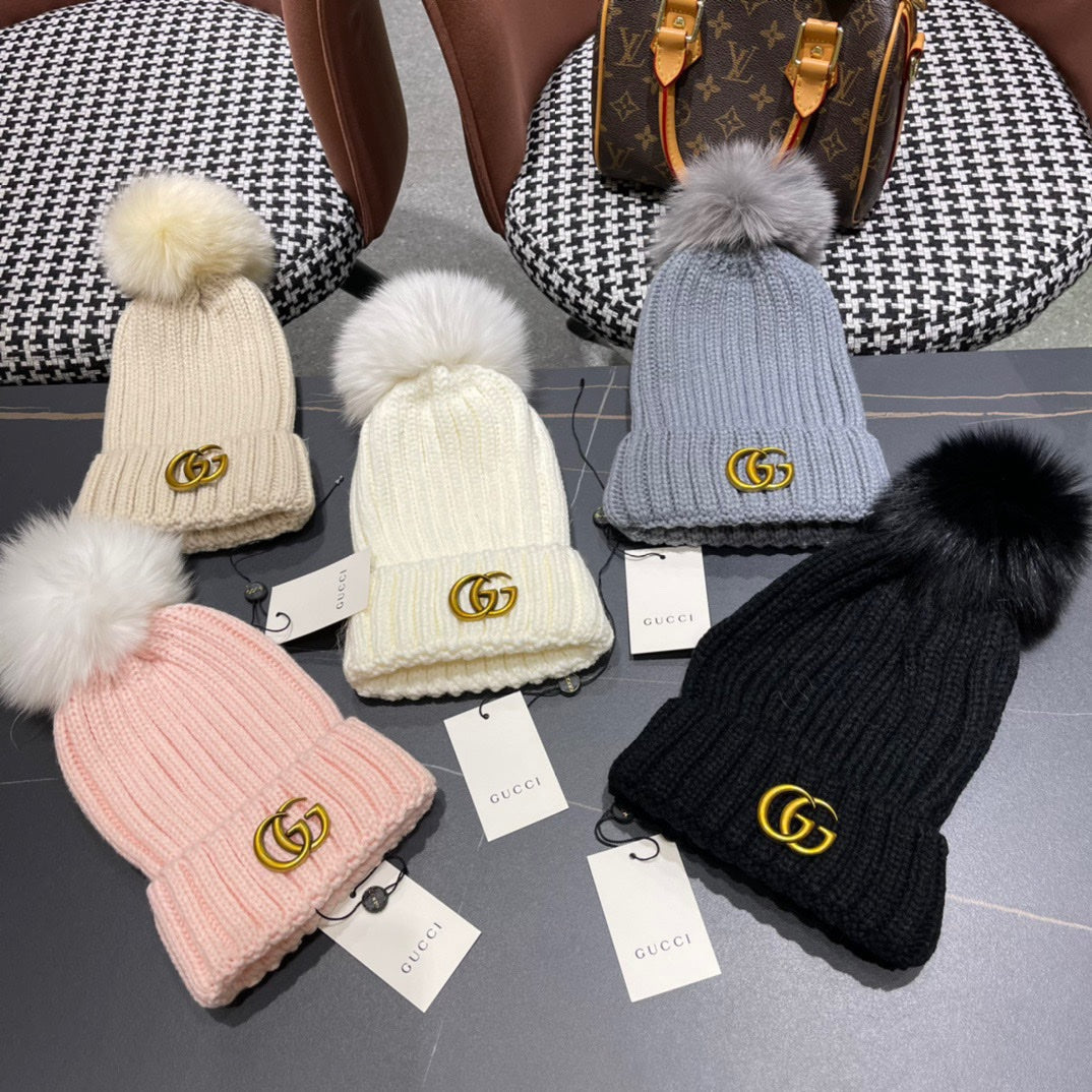 BEANIE HAT IN WHITE WOOL 403393