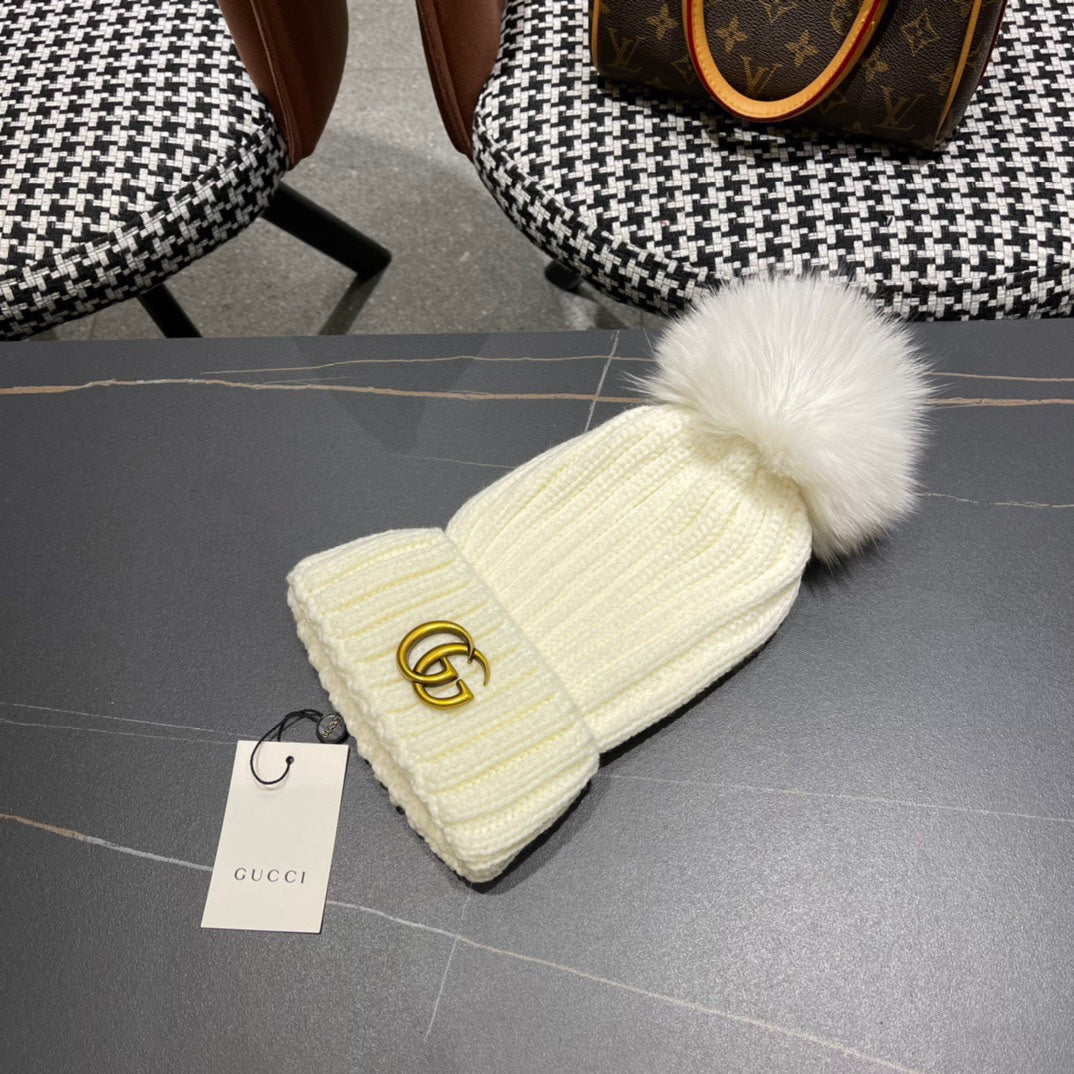 BEANIE HAT IN WHITE WOOL 403393