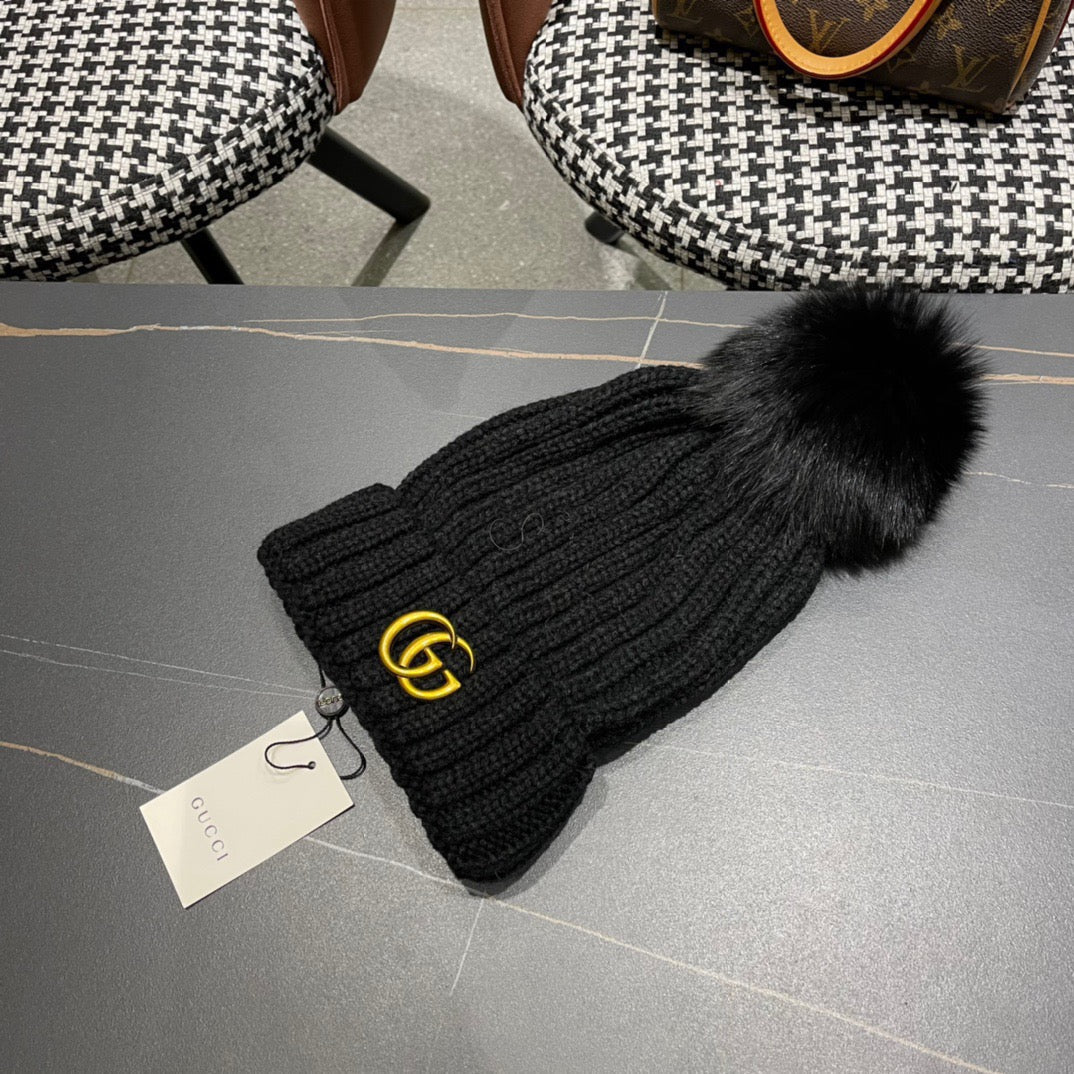 BEANIE HAT IN BLACK WOOL 403394