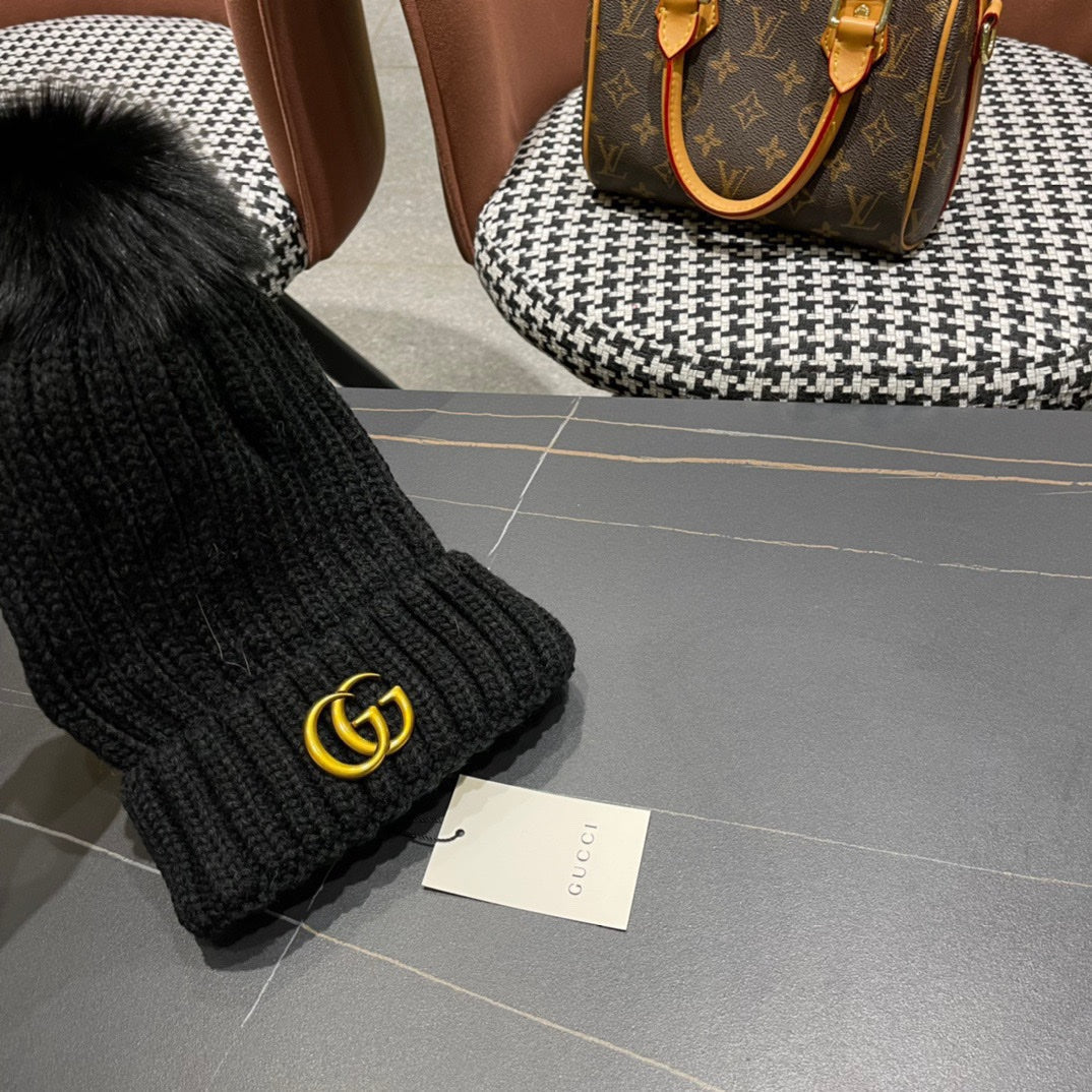 BEANIE HAT IN BLACK WOOL 403394