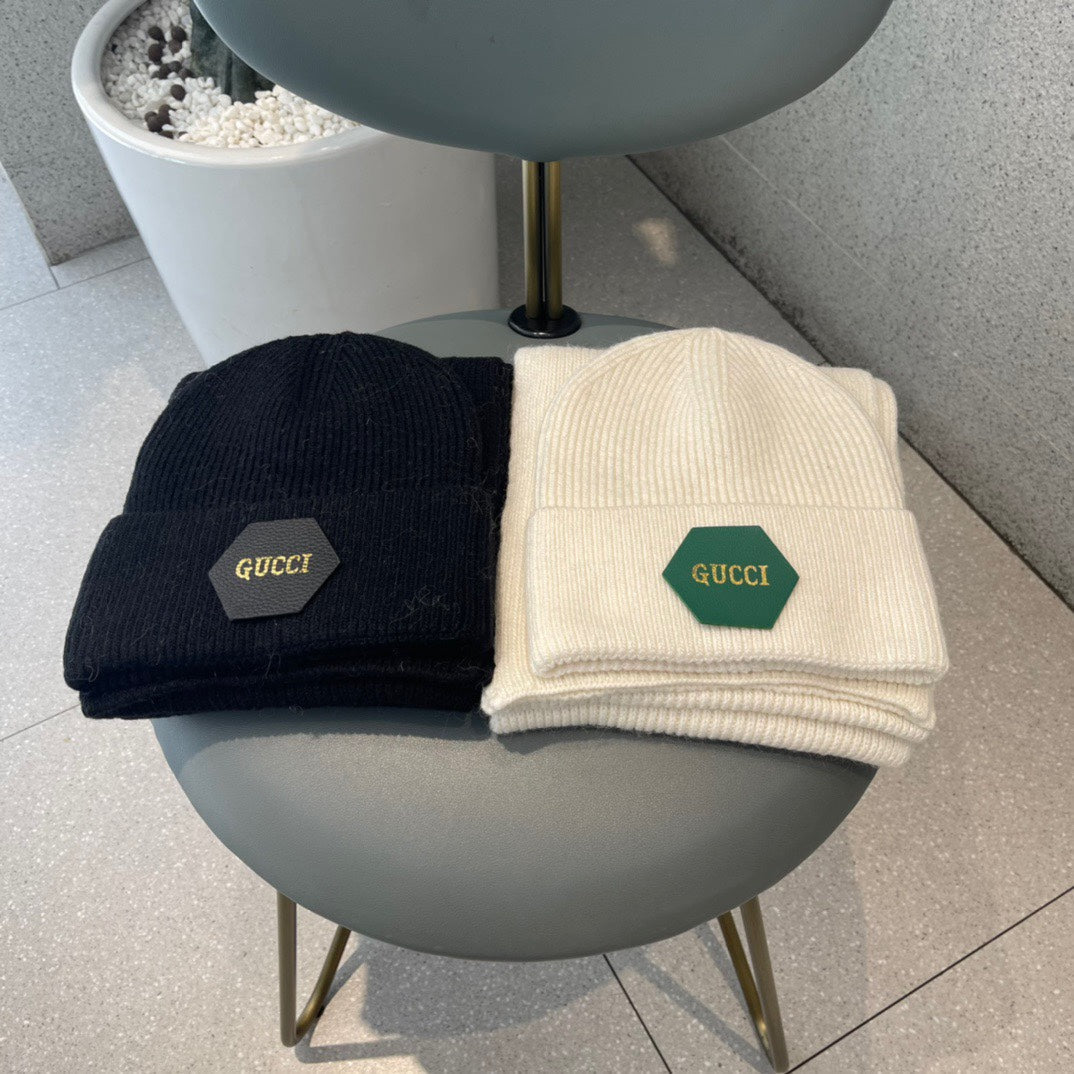 SET SCARF AND HAT IN WHITE WOOL 414804