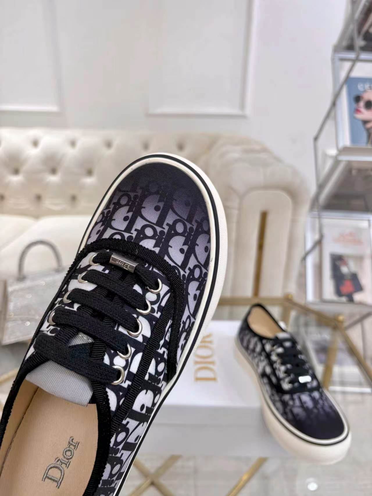 DIOR 26S LOW-TOP SNEAKERS IN BLACK DIOR OBLIQUE CANVAS