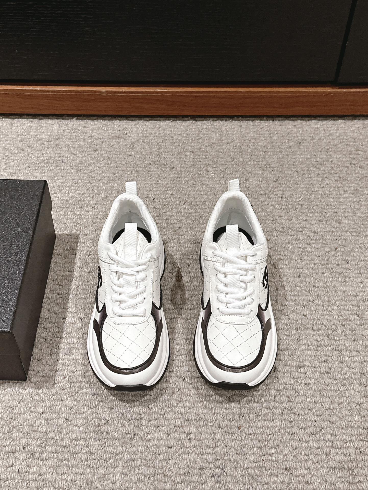 CC CLASSIC SNEAKER IN WHITE MIX BLACK LAMBSKIN