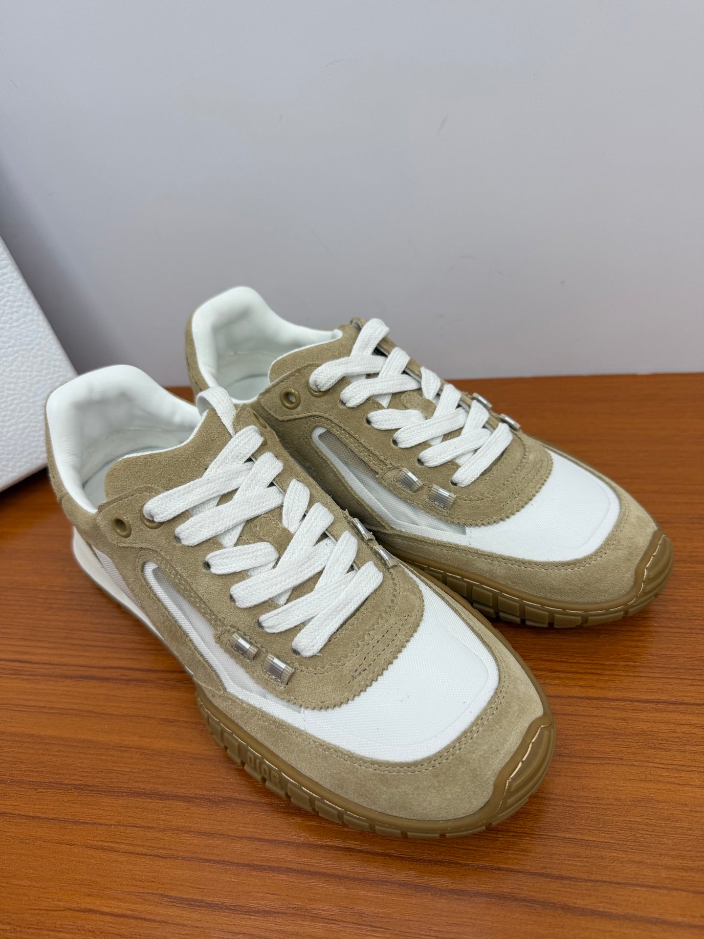 DIOR 26S SNEAKERS IN WHITE AND LIGHT BROWN SUEDE AND FABRIC