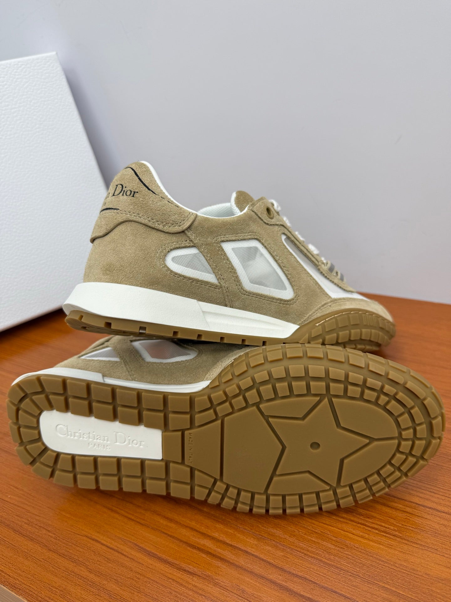 DIOR 26S SNEAKERS IN WHITE AND LIGHT BROWN SUEDE AND FABRIC